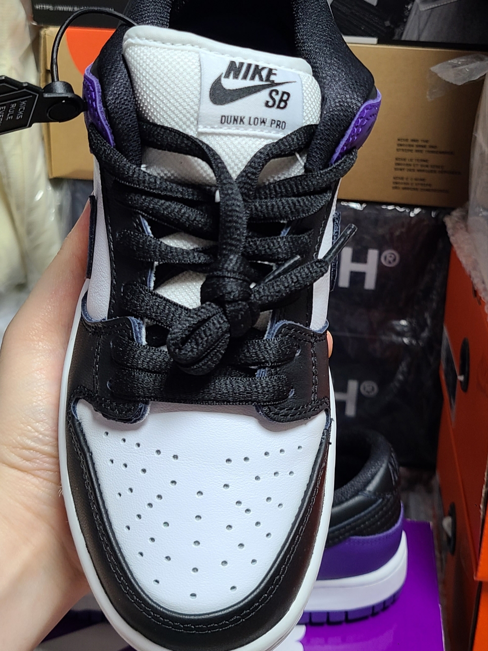 Nike SB Dunk Low Pro Court Purple 착용 스타일 - 1
