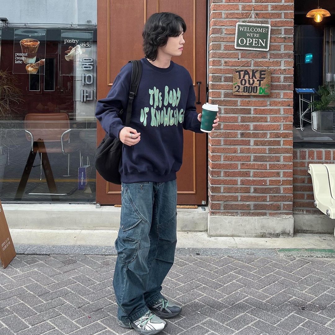 Ignota Core:6 Washed Cargo Pants Blue 착용 스타일 - 1