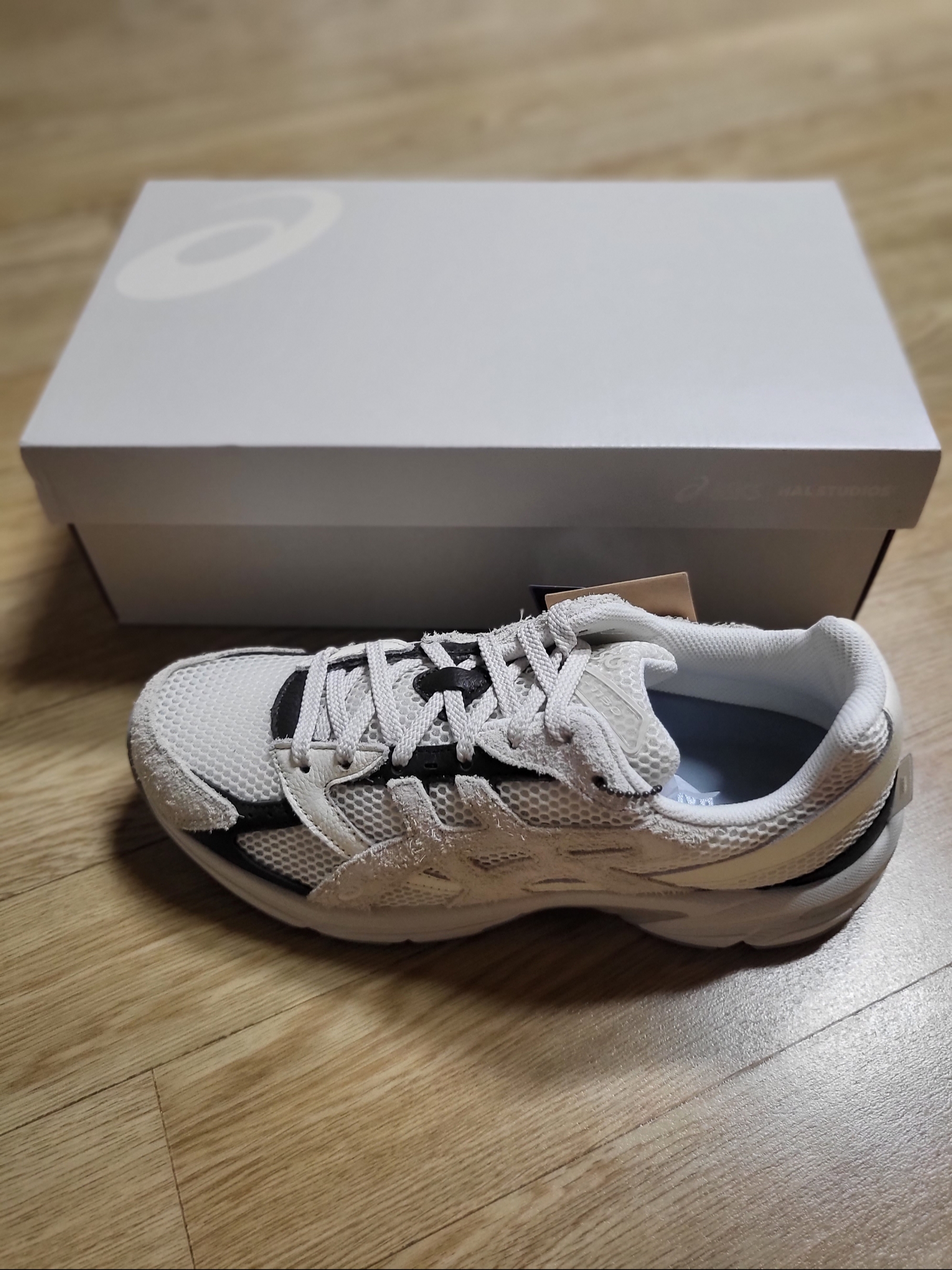 Asics x Hal Studios Gel-1130 MK-III Glacier 착용 스타일