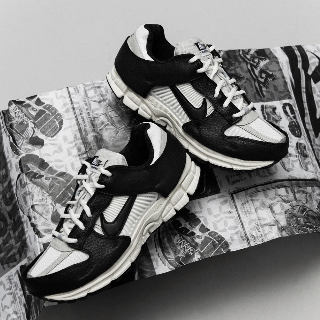 (W) Nike Zoom Vomero 5 Wolf Grey and Black 착용 스타일 - 4