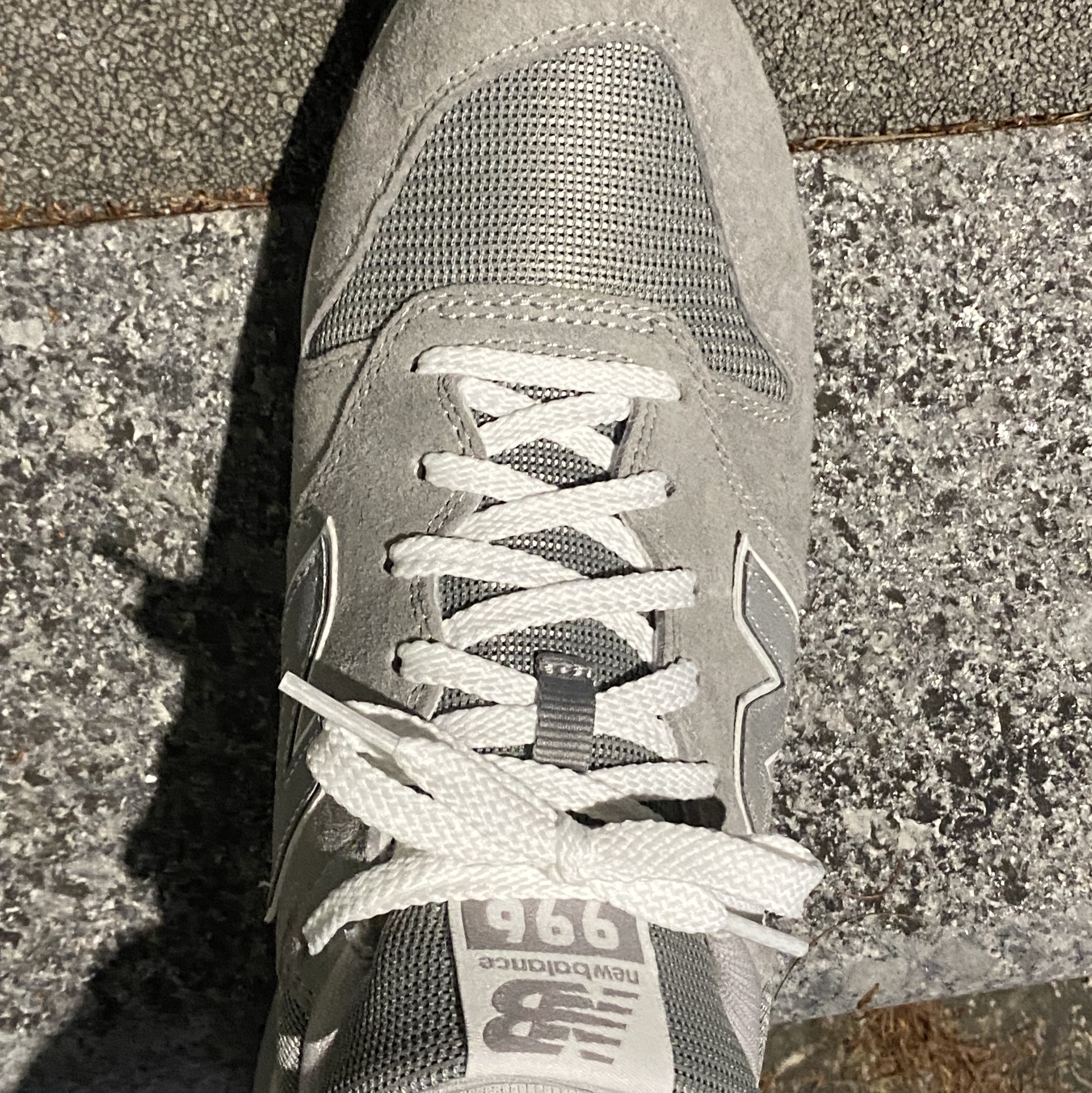 New Balance 996 Grey 착용 스타일 - 2