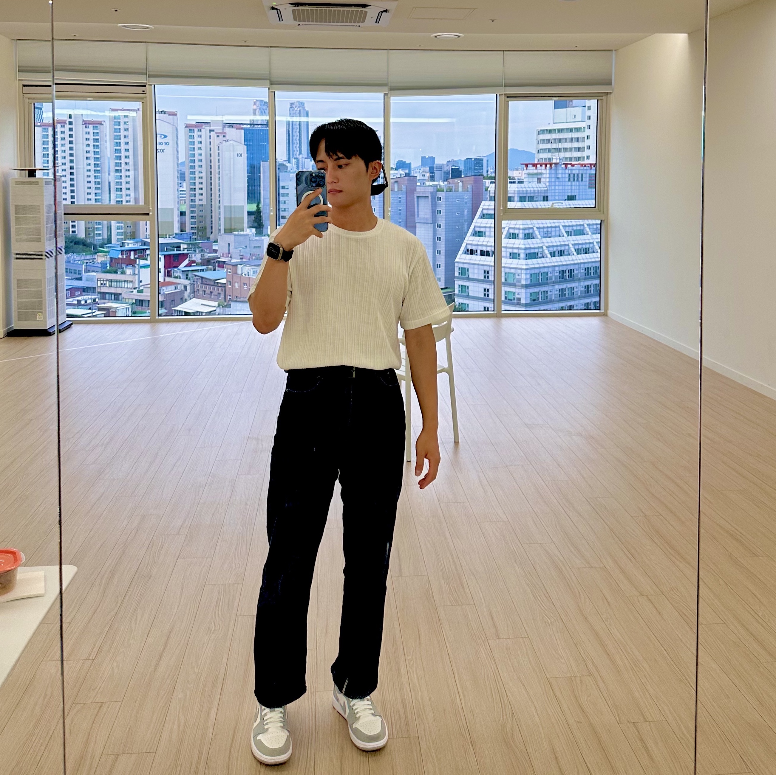 Gentle Monster x Maison Margiela MM007 Black Black, (W) Jordan 1 Low White Wolf Grey 착용 스타일