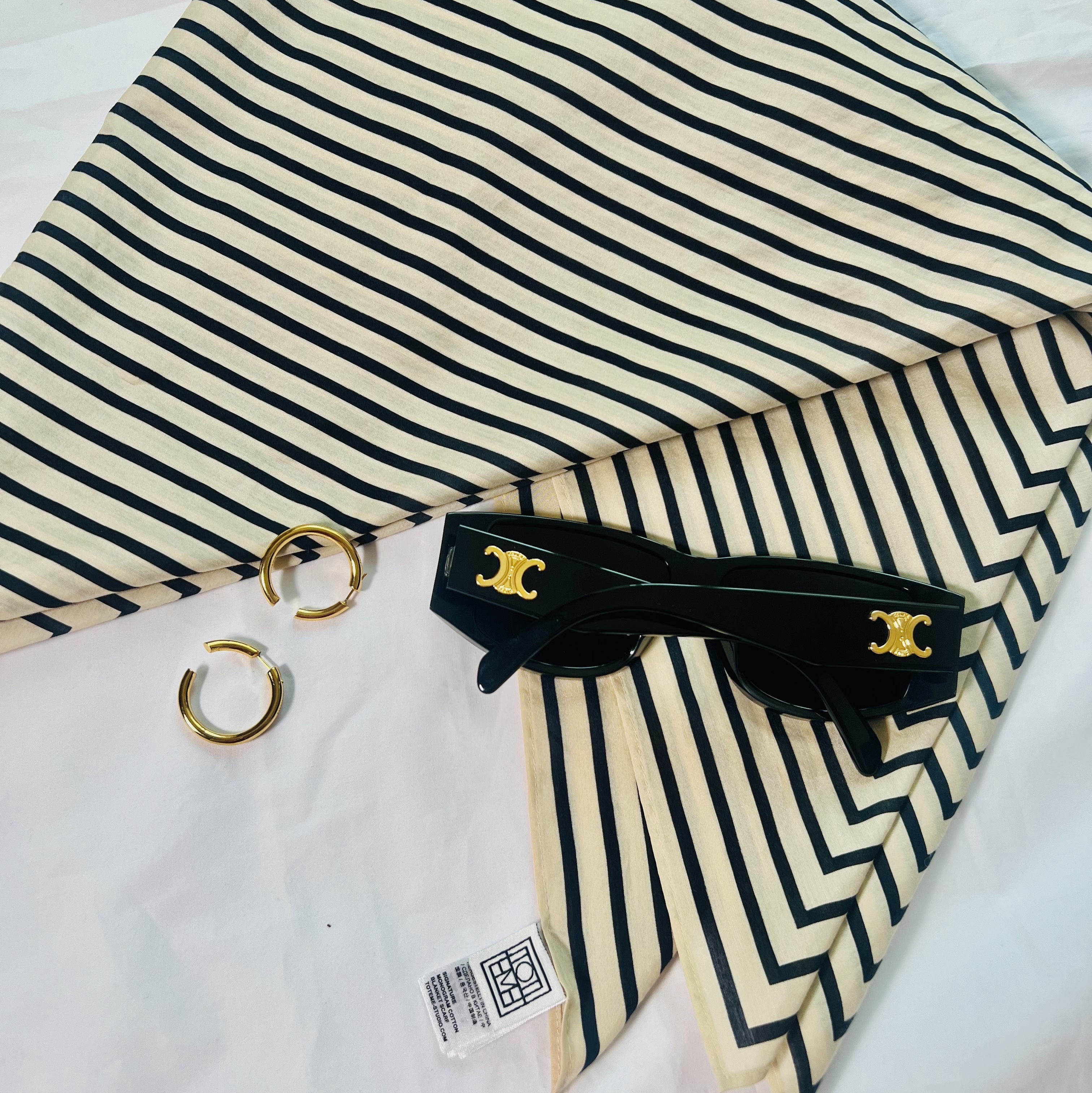 (W) Celine Triomphe 07 Sunglasses in Acetate Black, Toteme Signature Monogram Silk Scarf Dark Brown Monogram 착용 스타일 - 1