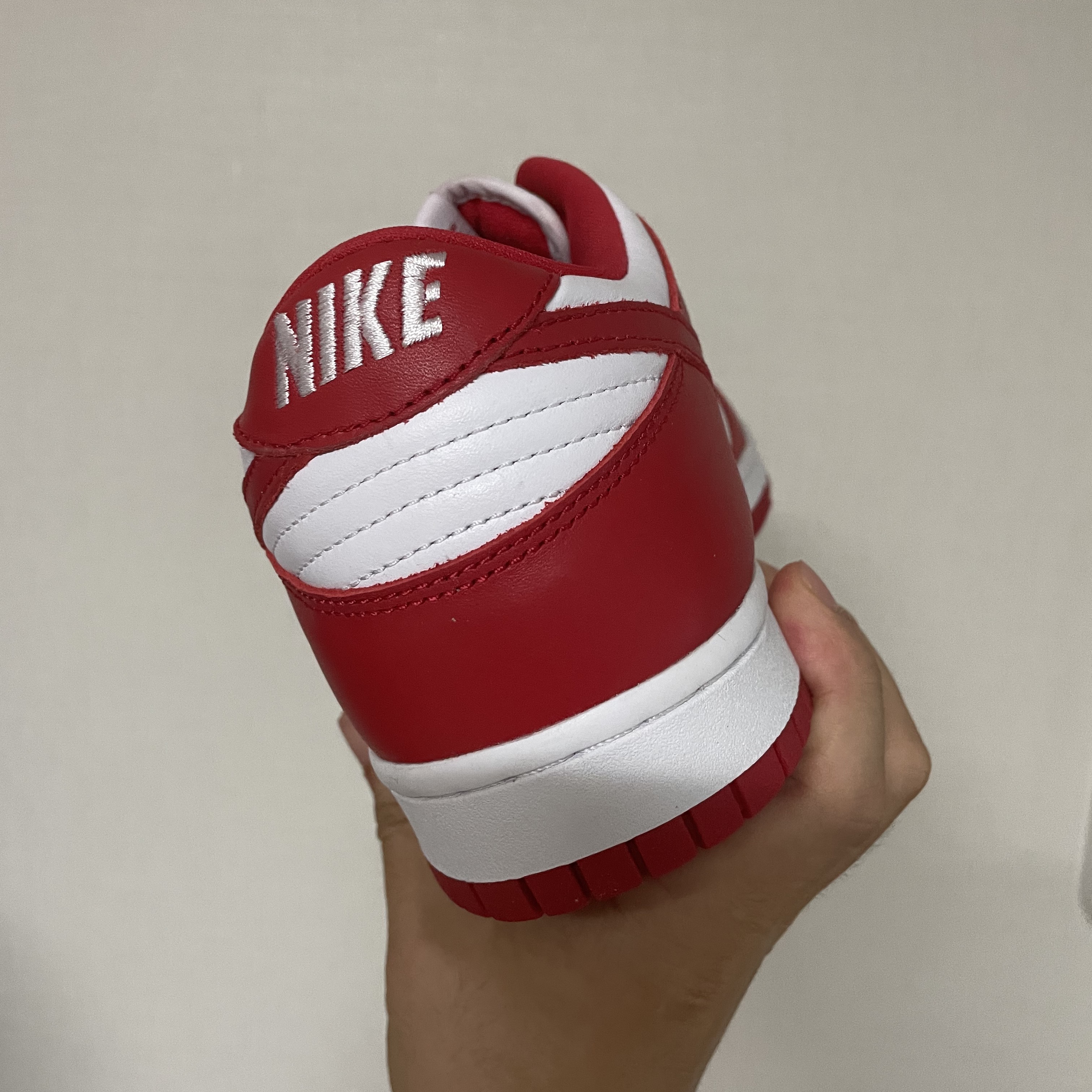 Nike Dunk Low SP White and University Red 2023 착용 스타일 - 3
