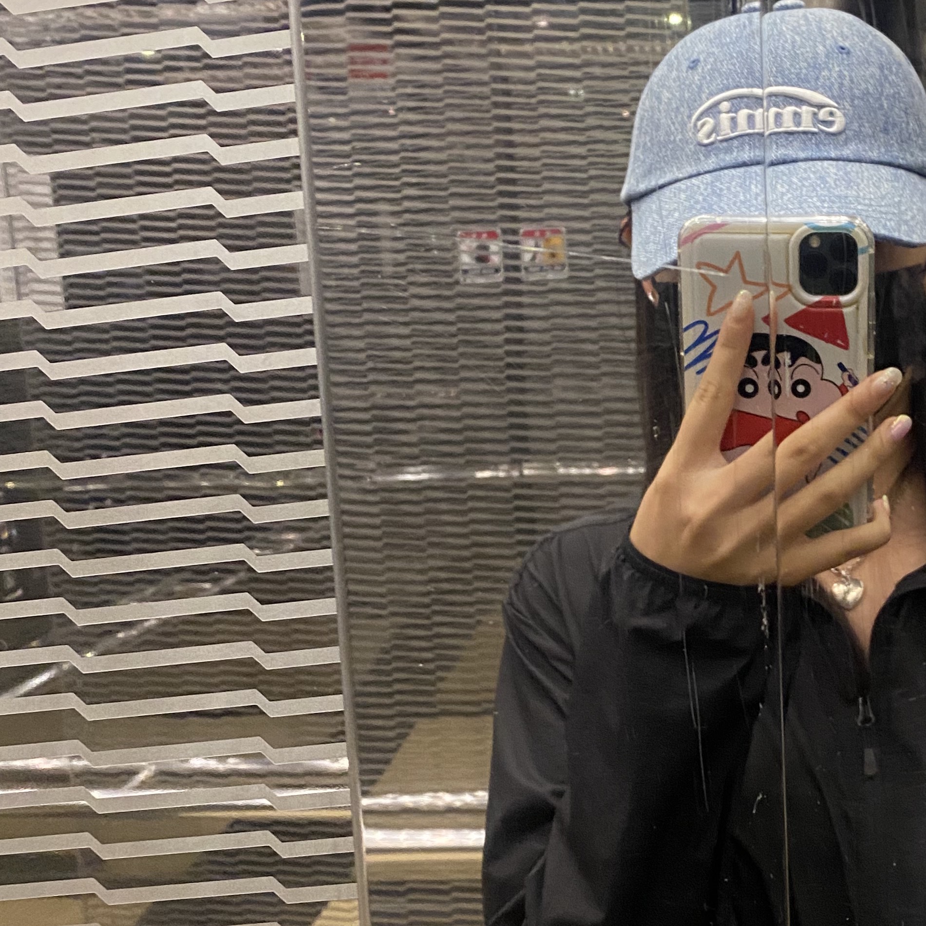 Emis New Logo Denim Ball Cap Light Blue Denim, Gucci Blind for Love Necklace Silver 착용 스타일