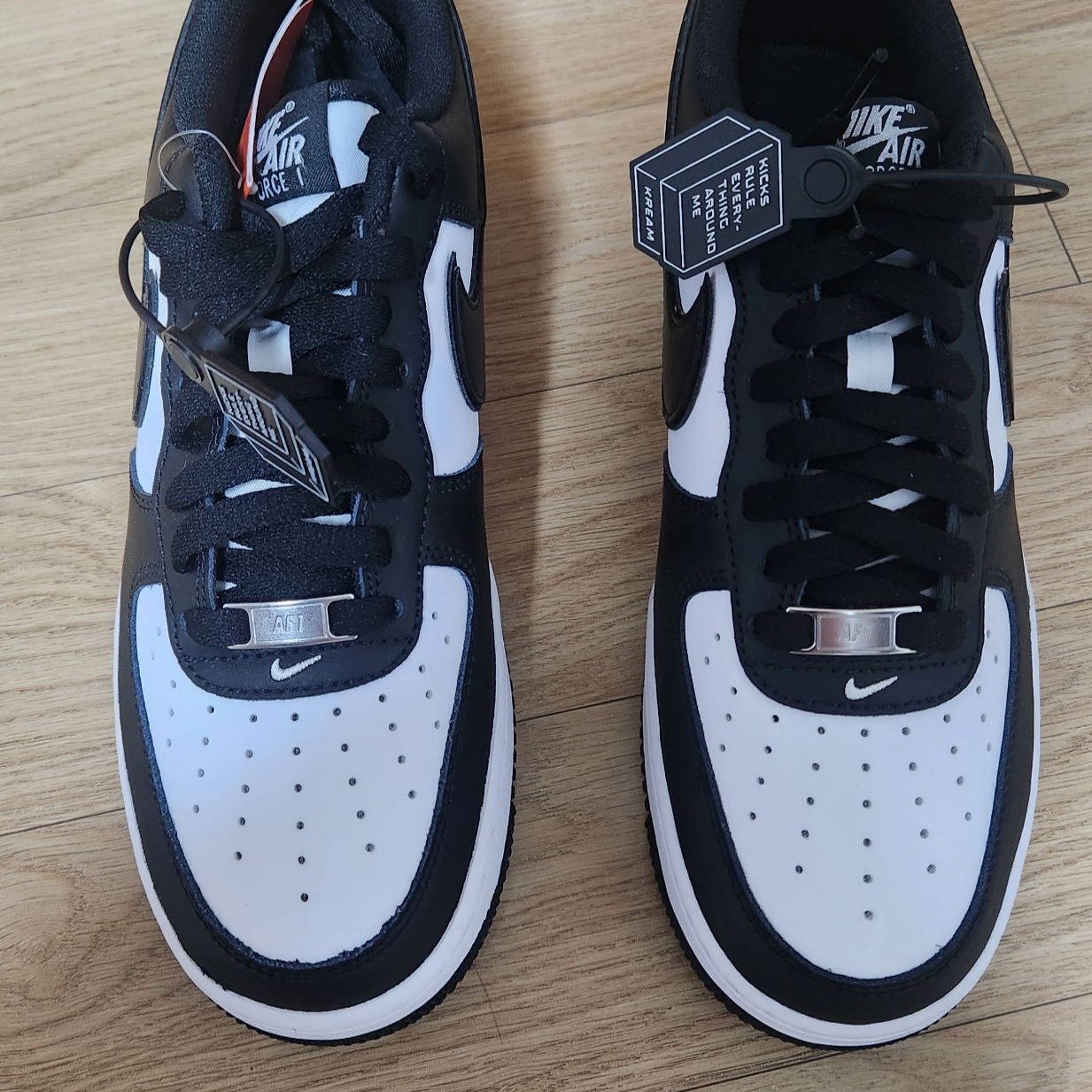 Nike Air Force 1 '07 Black White 착용 스타일 - 1