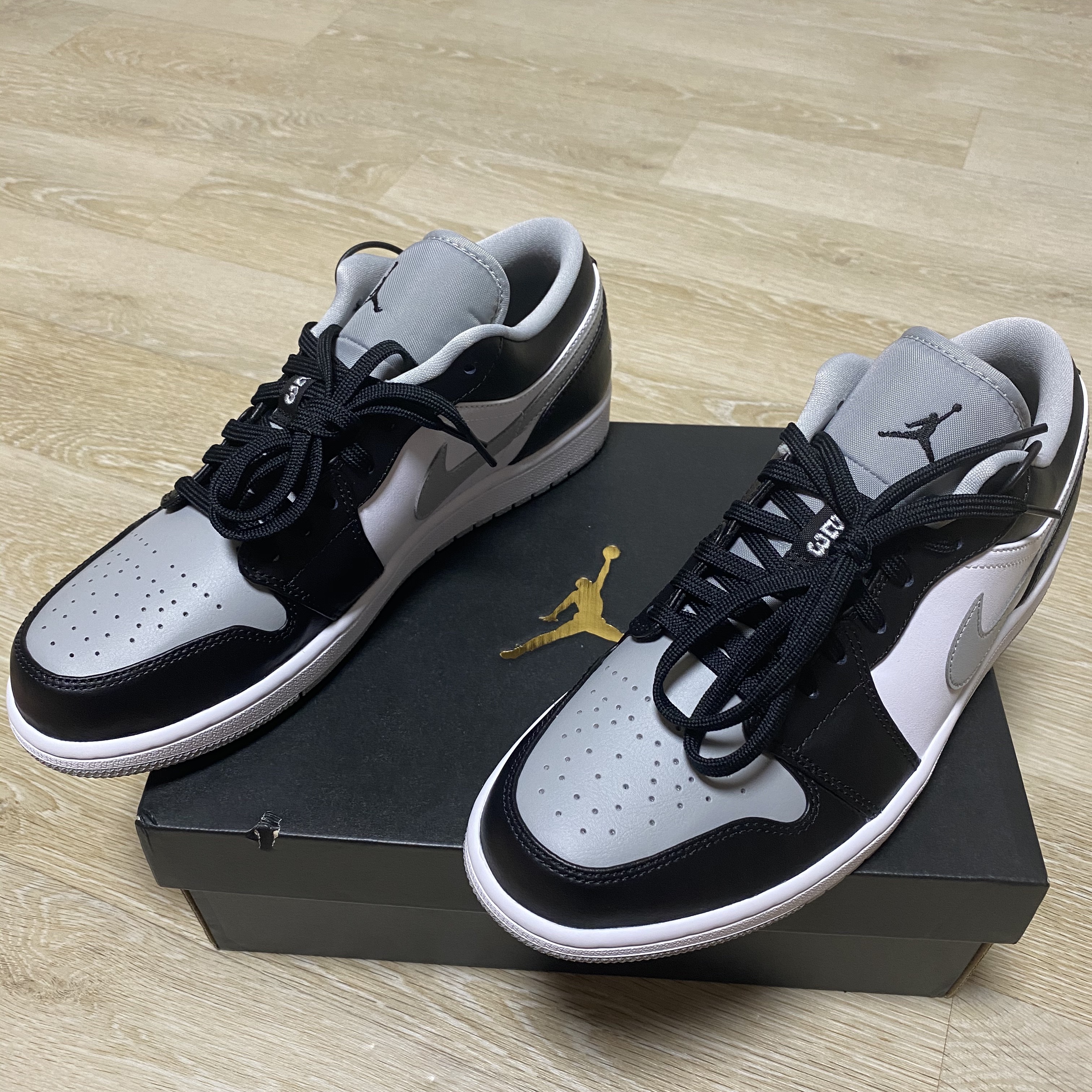 Jordan 1 Low Black Light Smoke Grey 착용 스타일 - 3