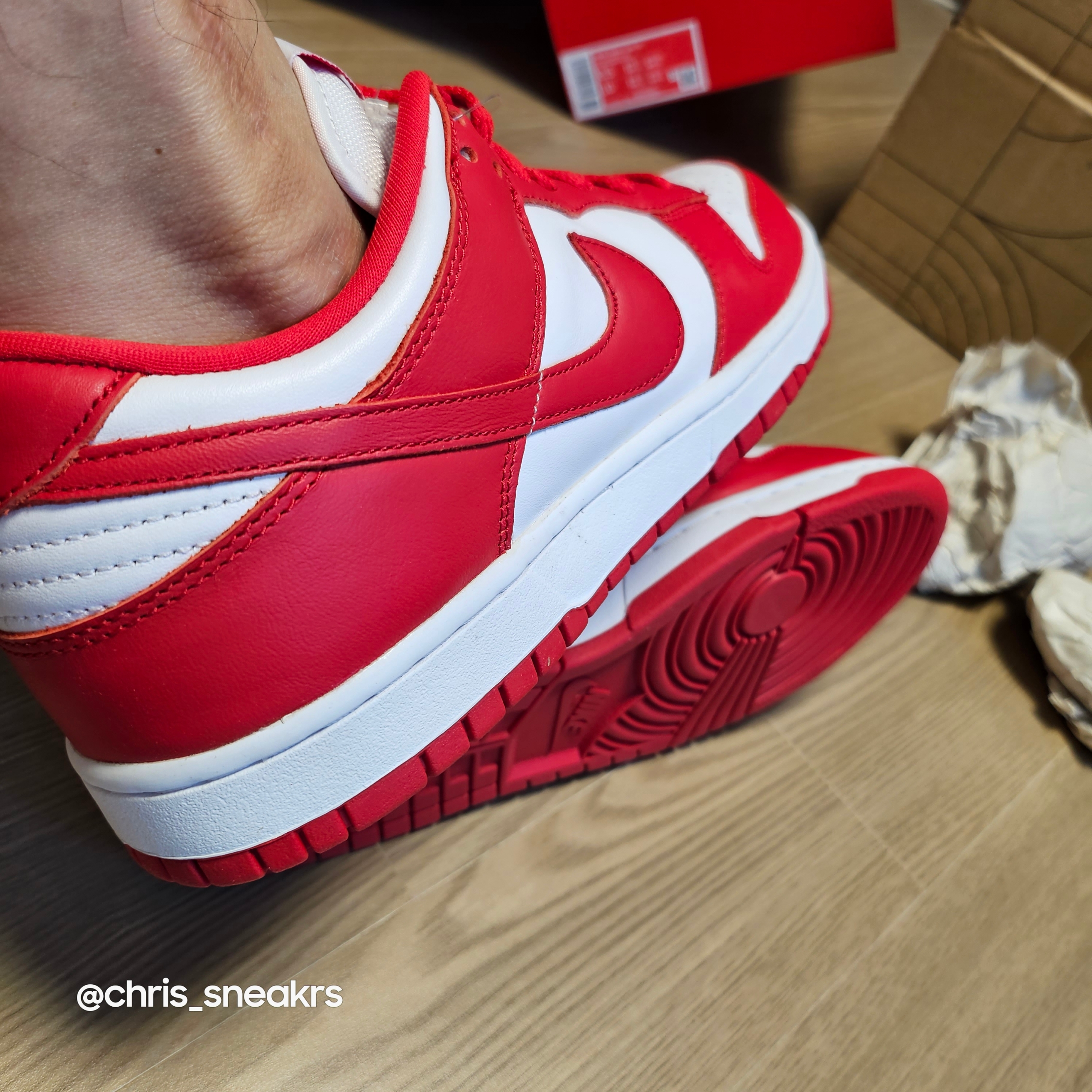 Nike Dunk Low SP White and University Red 2023 착용 스타일 - 2