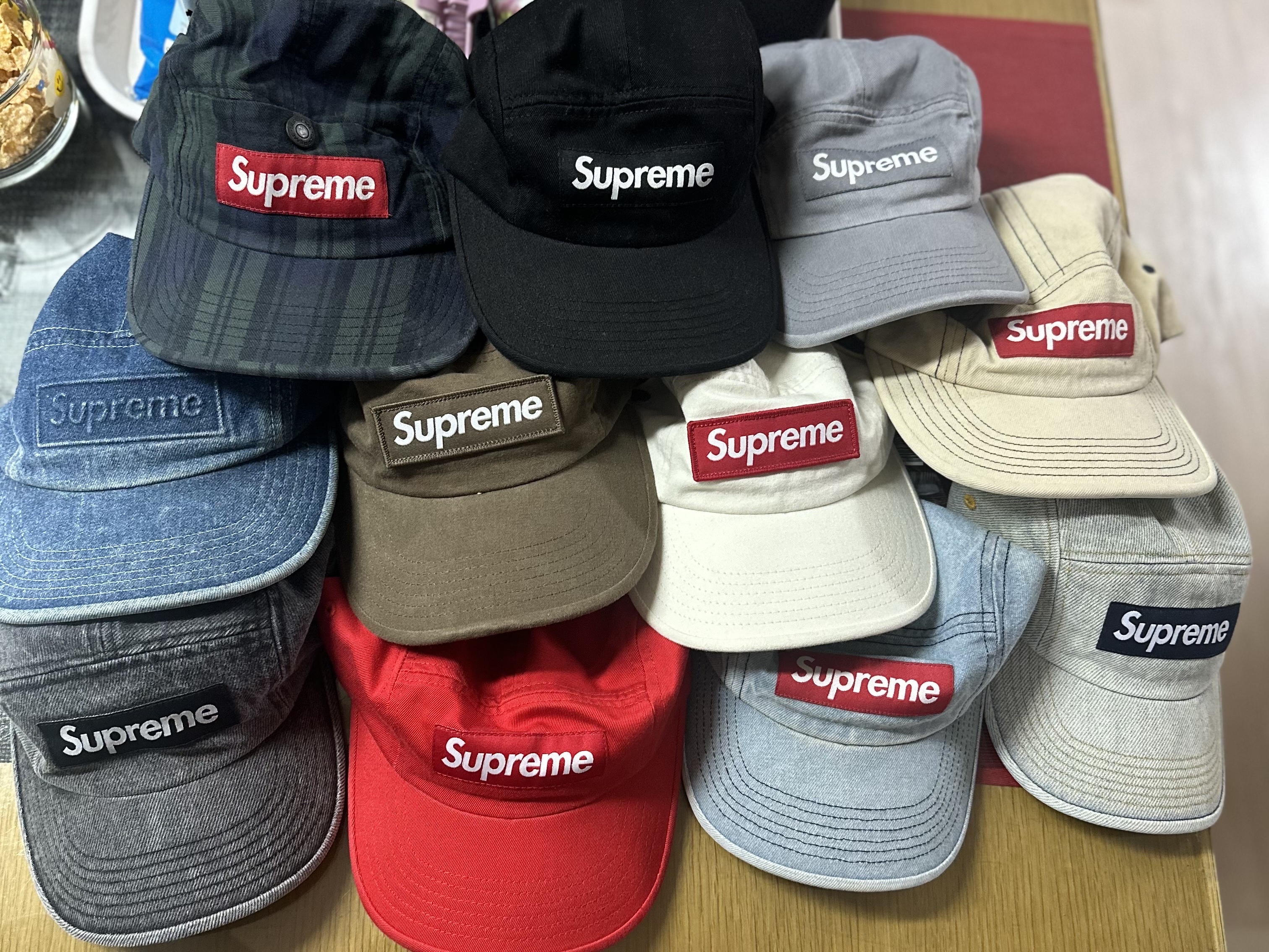 Supreme Military Camp Cap Brown - 22SS, Supreme Military Camp Cap Stone - 22SS 착용 스타일