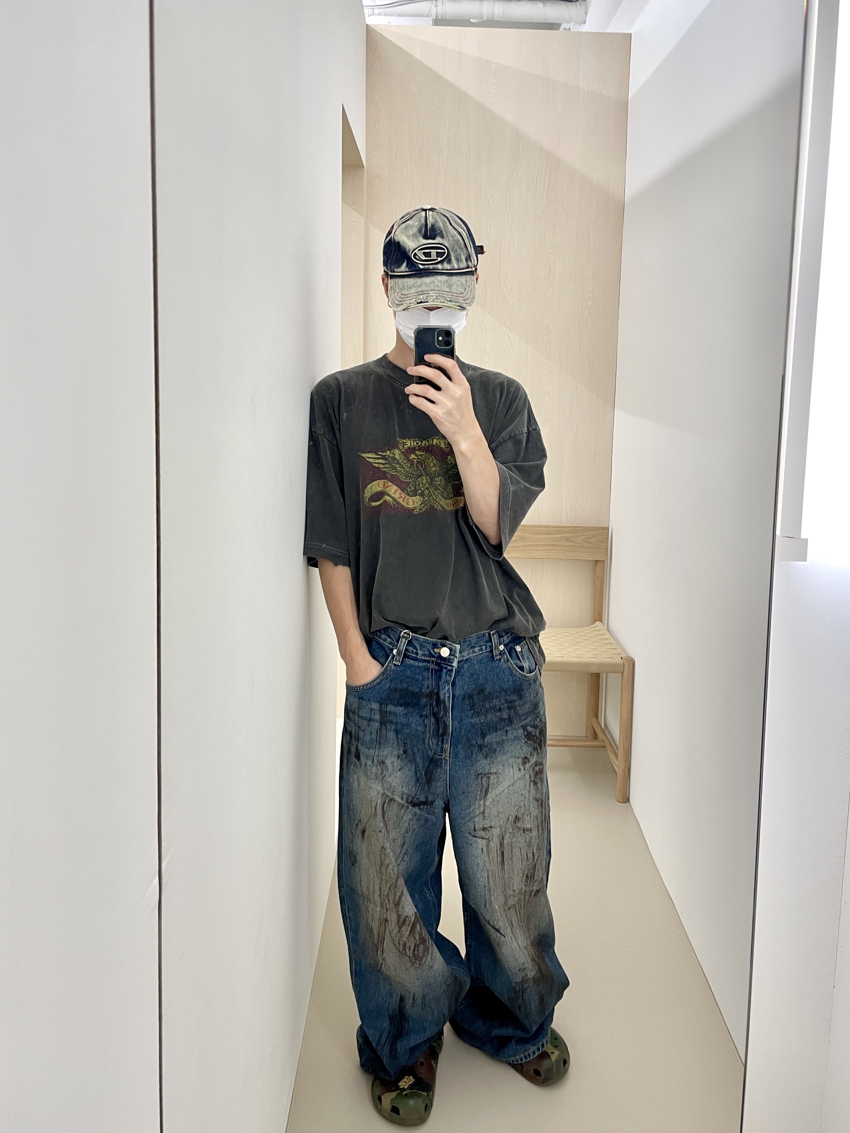 Diesel C-Seymon Treated Denim Baseball Cap Blue White, Crocs x Palace Classic Clog Woodland Camo 착용 스타일