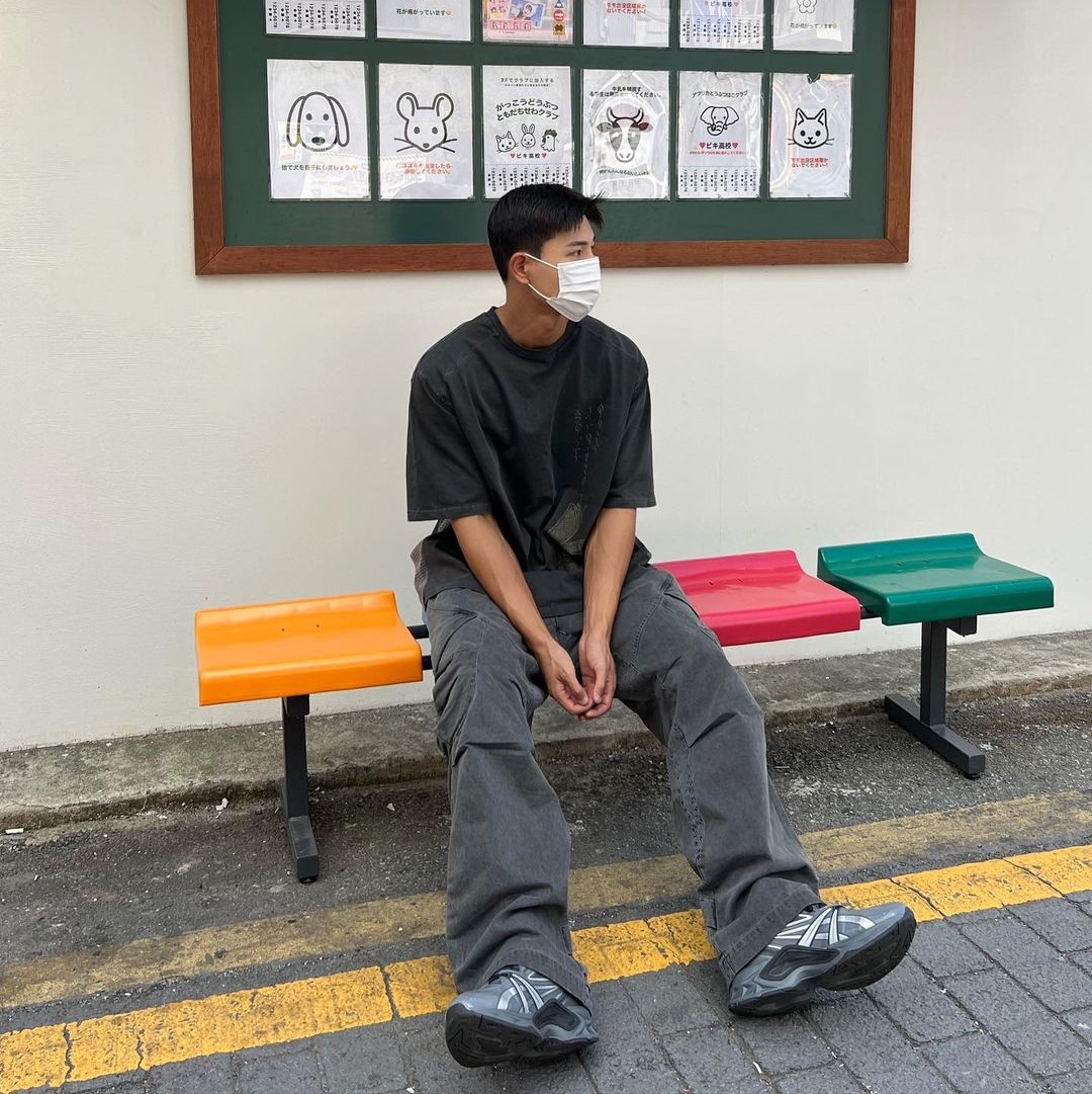 Ignota Core:5 Washed Cargo Pants Charcoal 착용 스타일 - 1