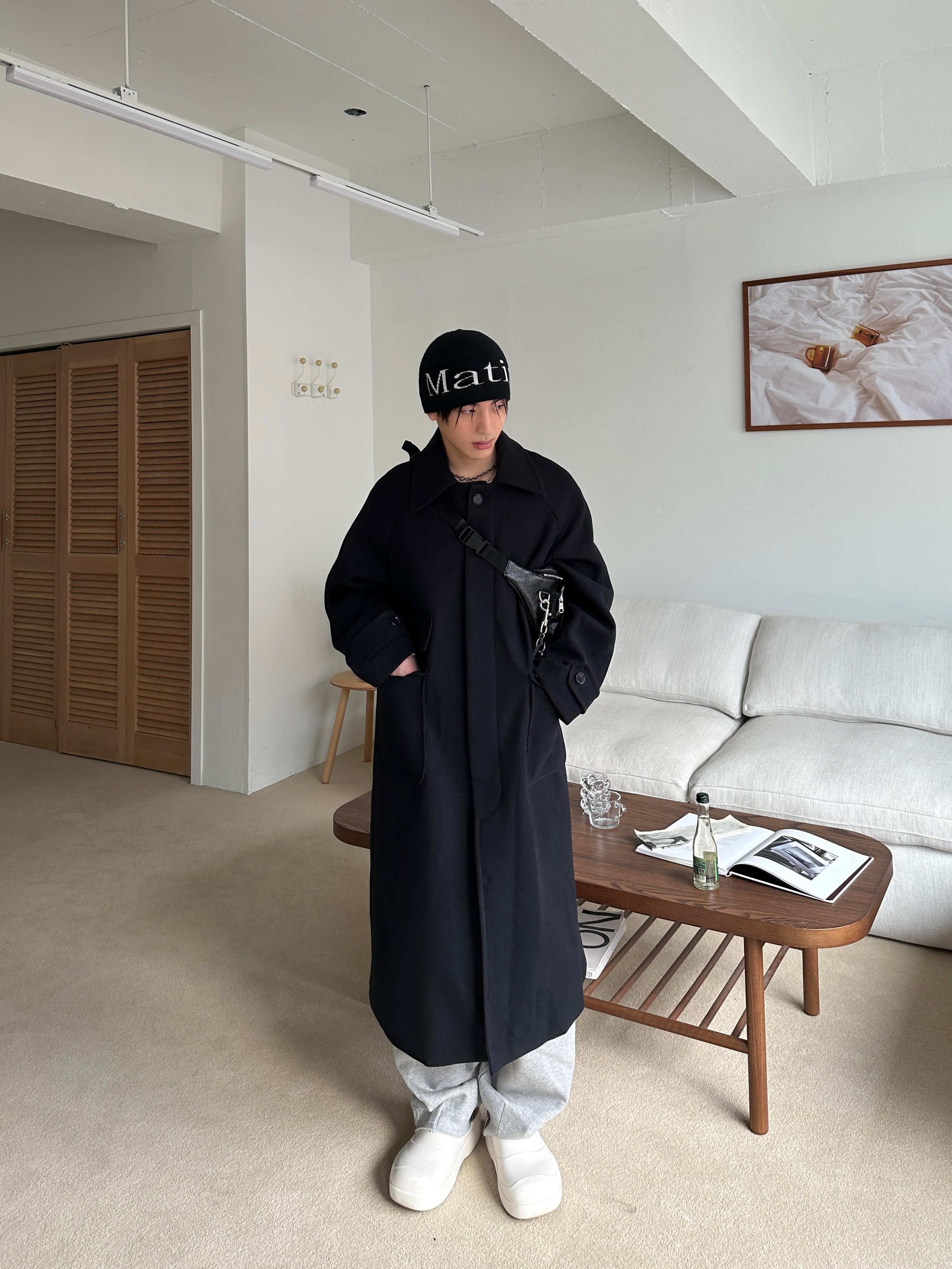 Balenciaga Superbusy Beltpack Black, Matin Kim Logo Jacquard Short Beanie Black 착용 스타일 - 4