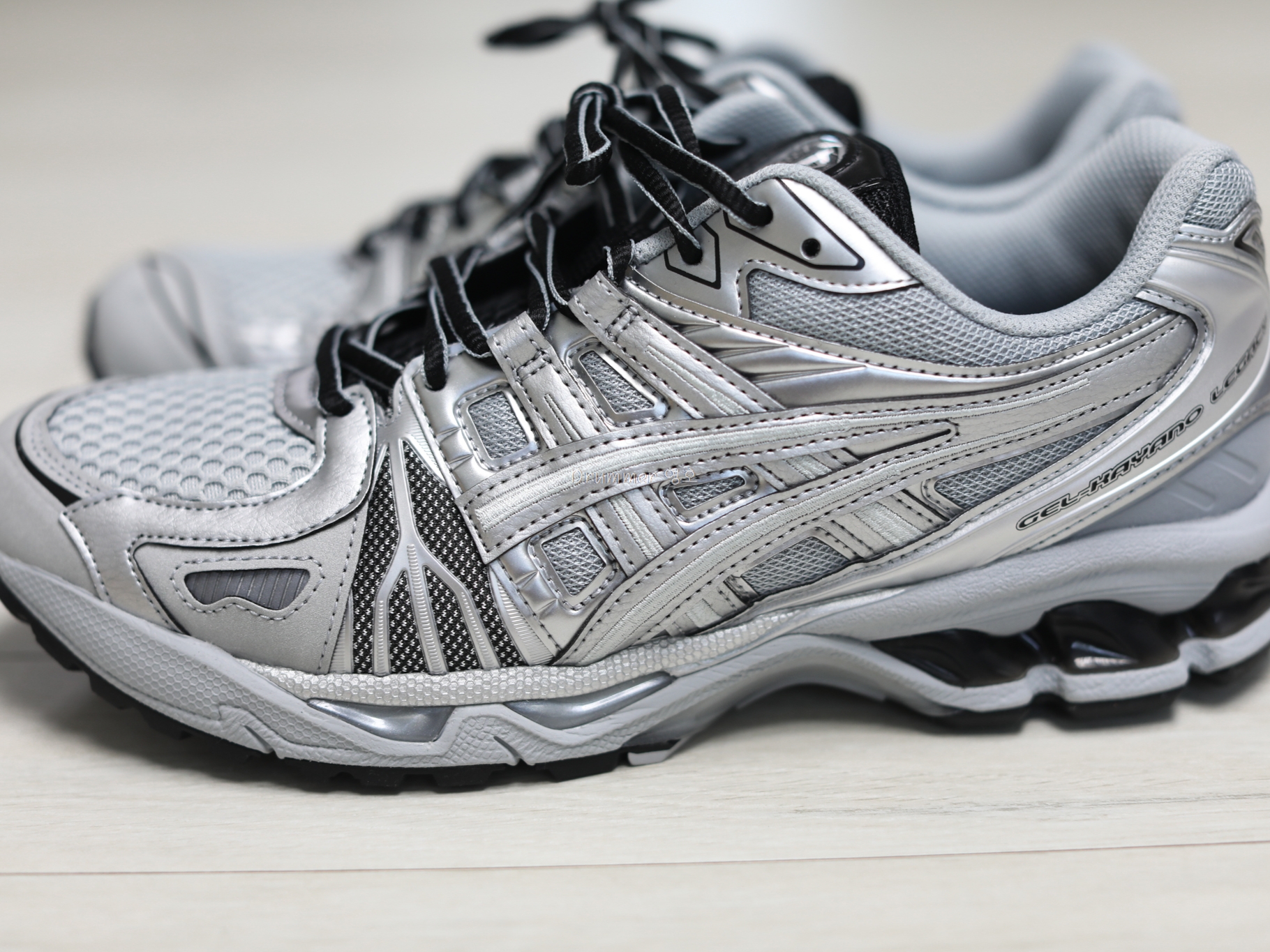 Asics Gel-Kayano Legacy Pure Silver 착용 스타일