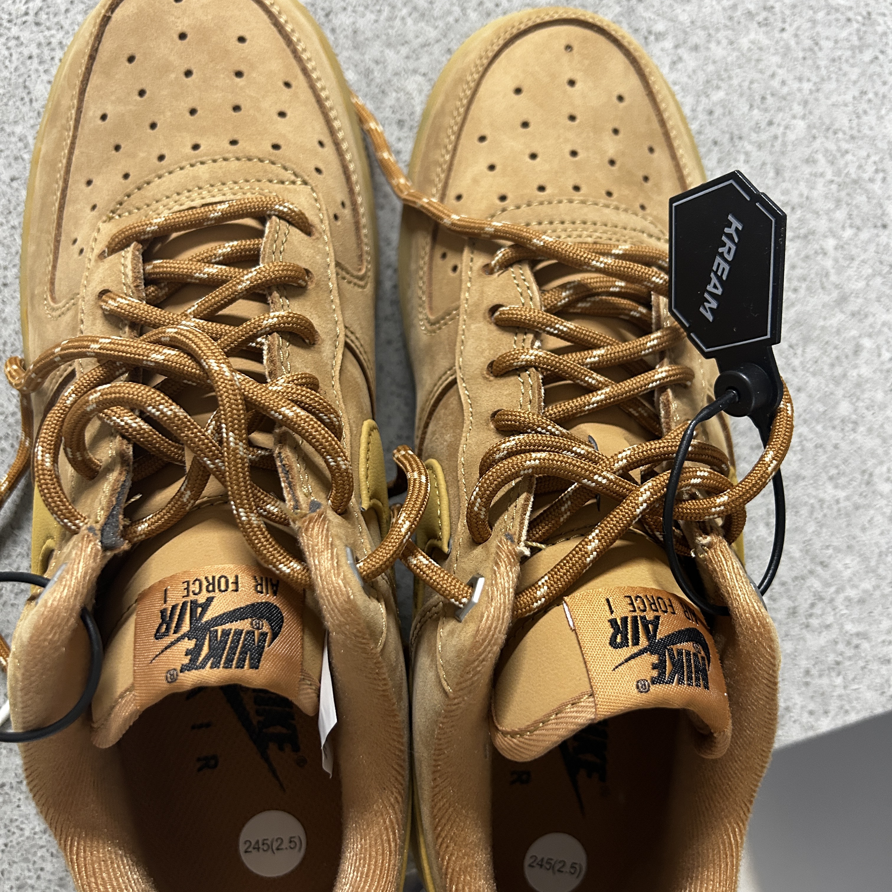 Nike Air Force 1 '07 WB Flax 착용 스타일 - 2