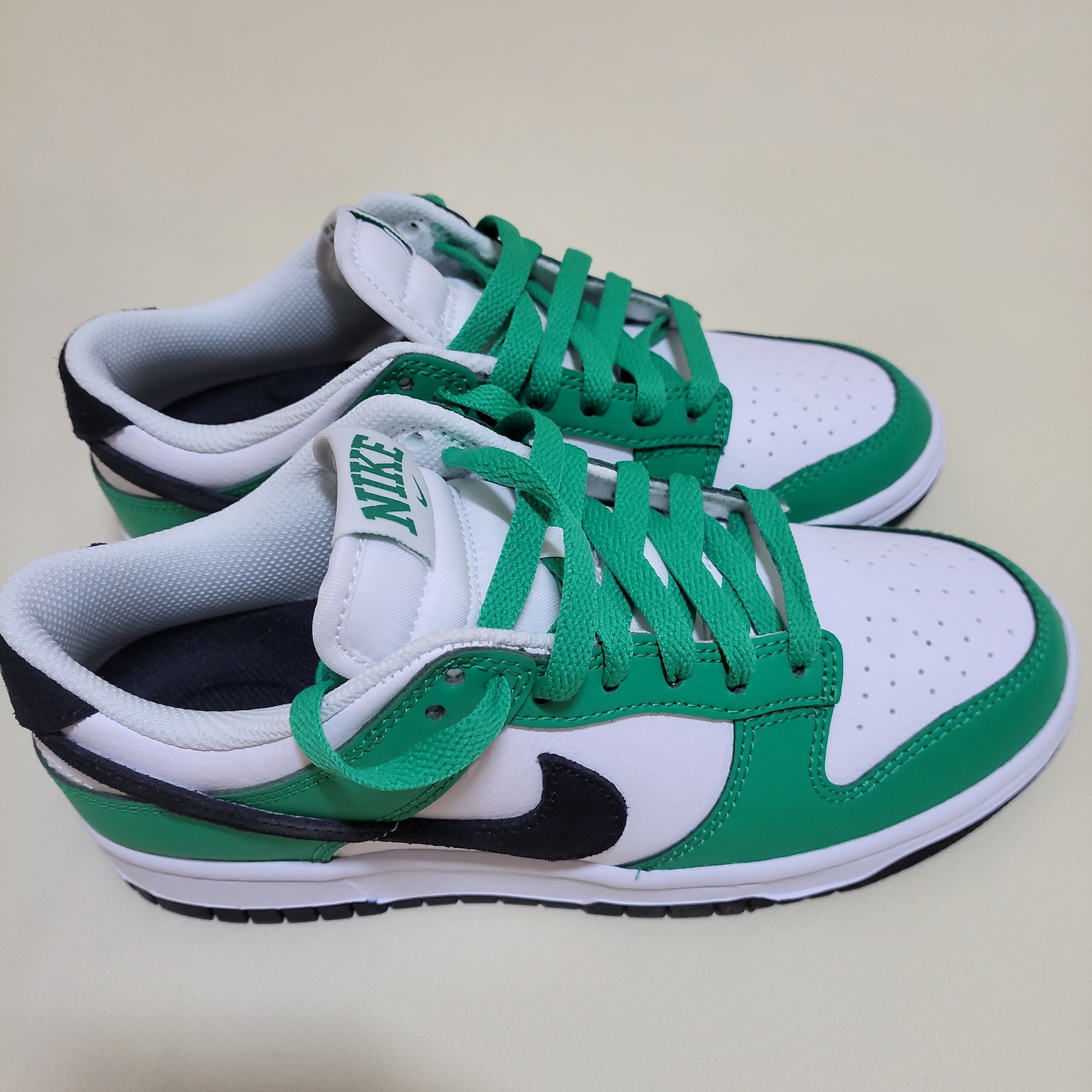 Nike Dunk Low White Green 착용 스타일