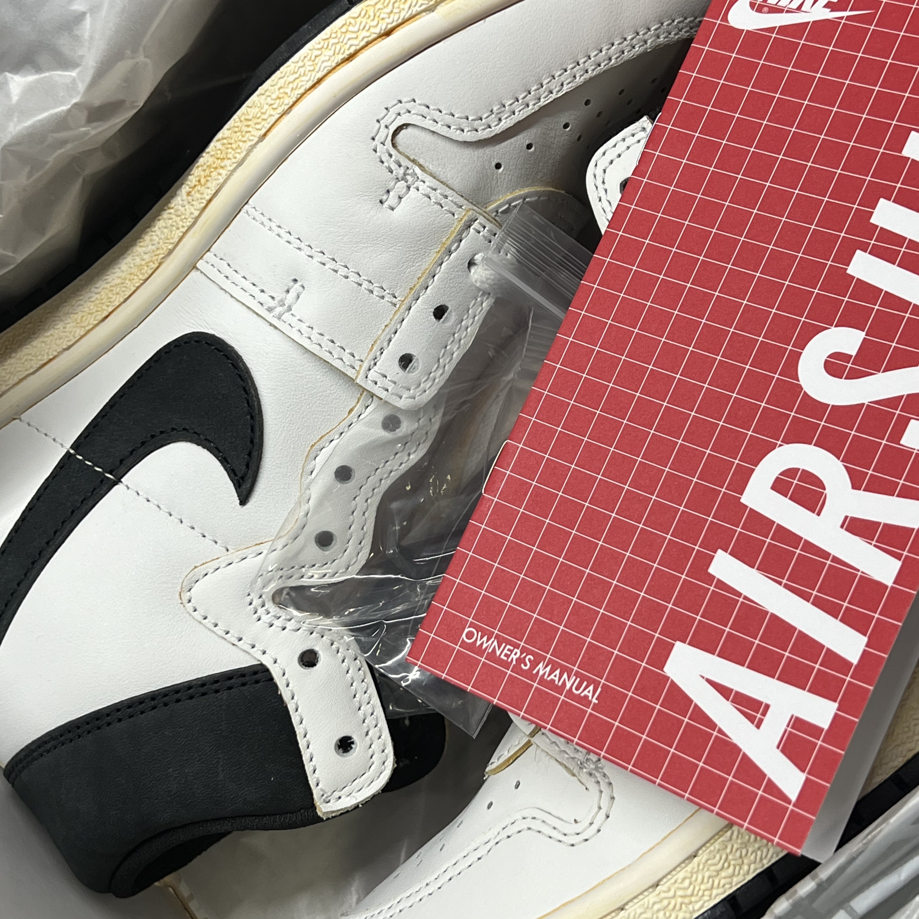 Jordan x A Ma Maniere Air Ship Summit White Black 착용 스타일 - 1