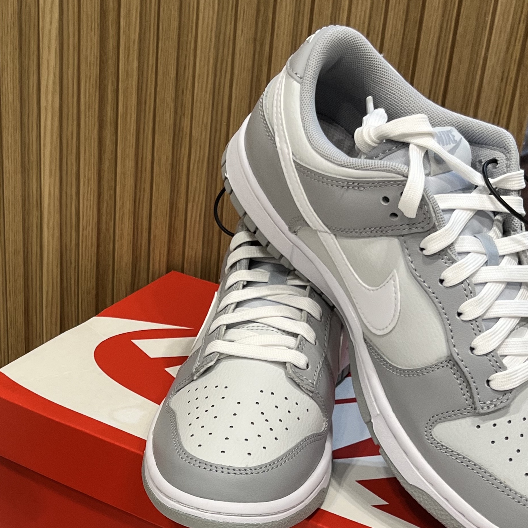 Nike Dunk Low Retro Wolf Grey 착용 스타일