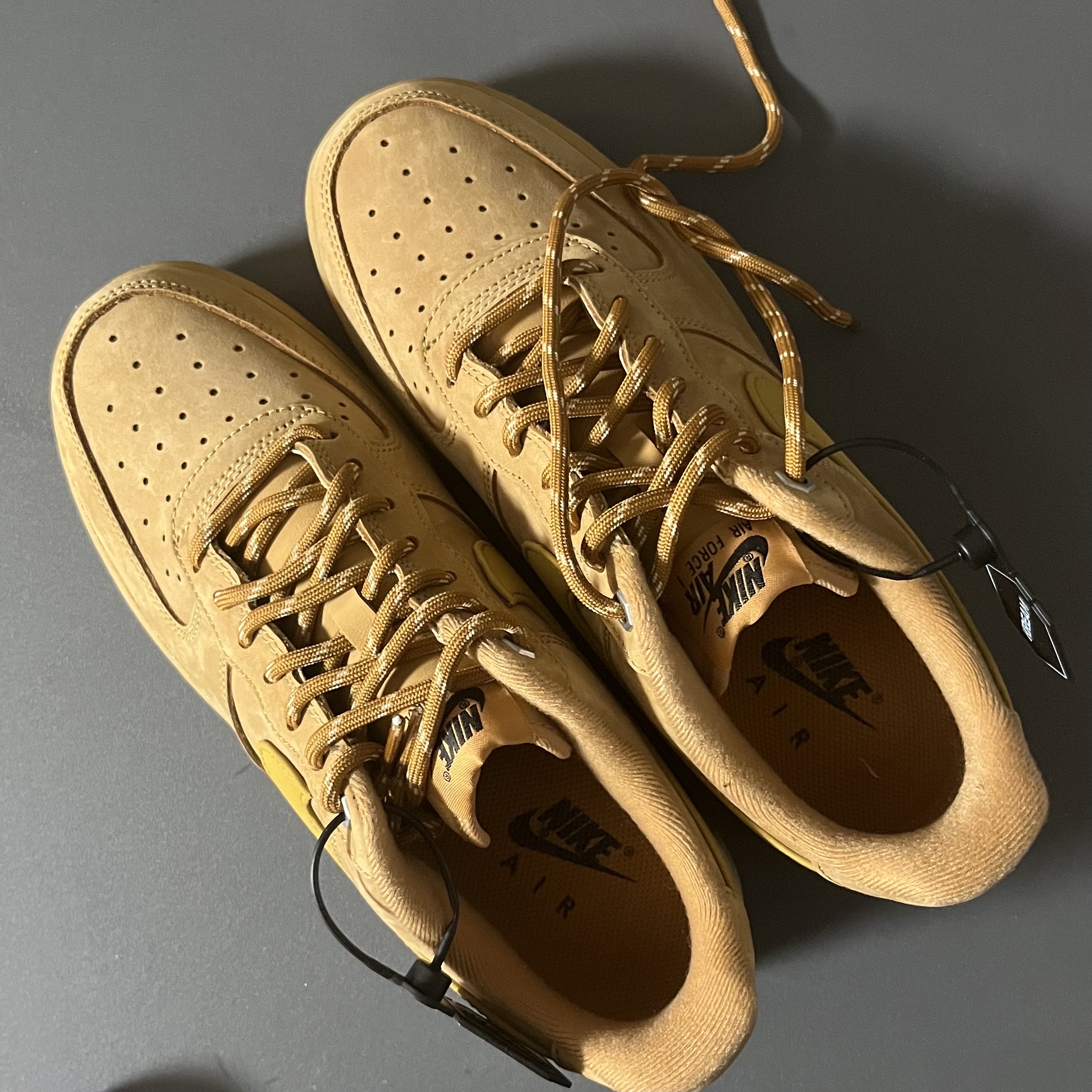 Nike Air Force 1 '07 WB Flax 착용 스타일