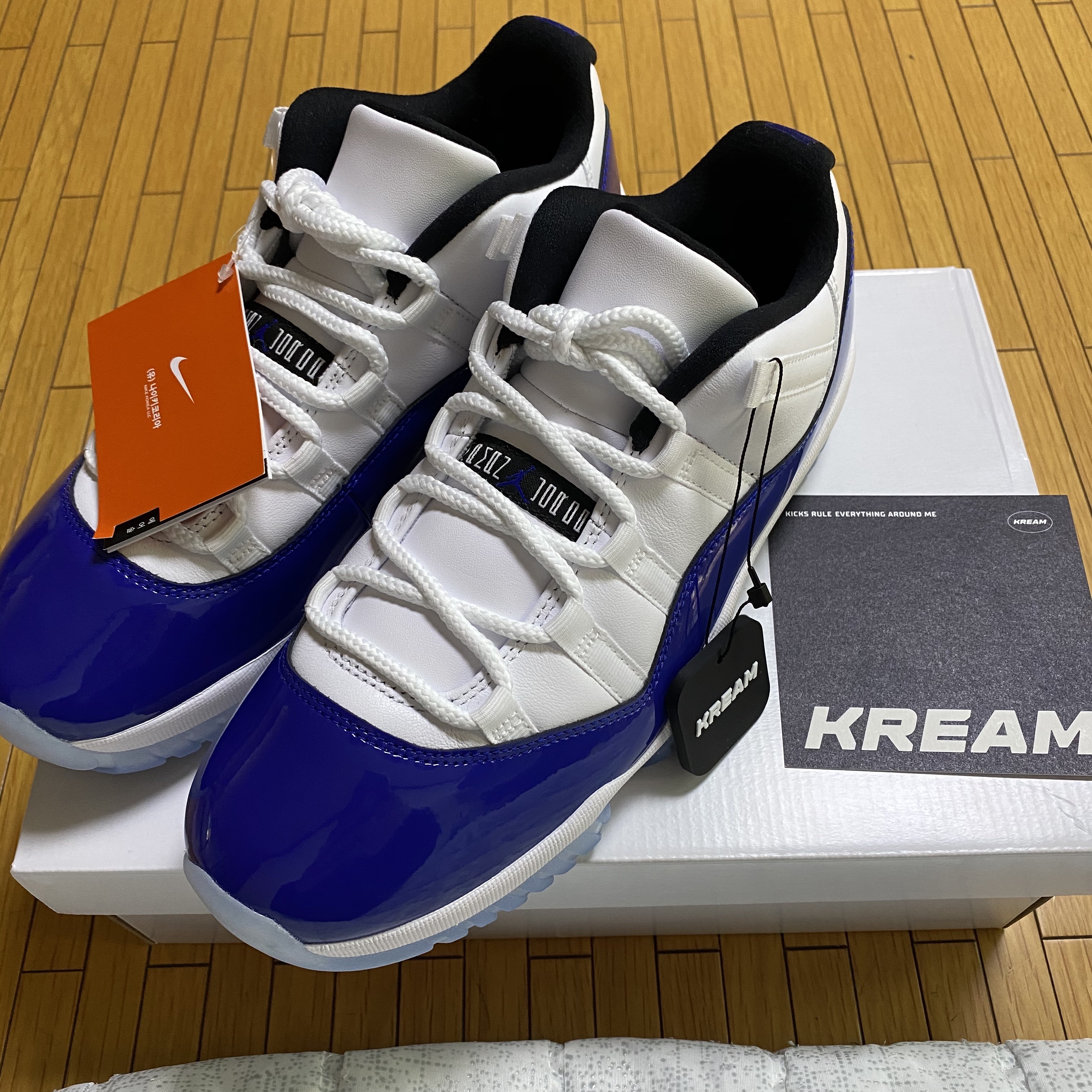 (W) Jordan 11 Retro Low Concord Sketch 착용 스타일 - 2