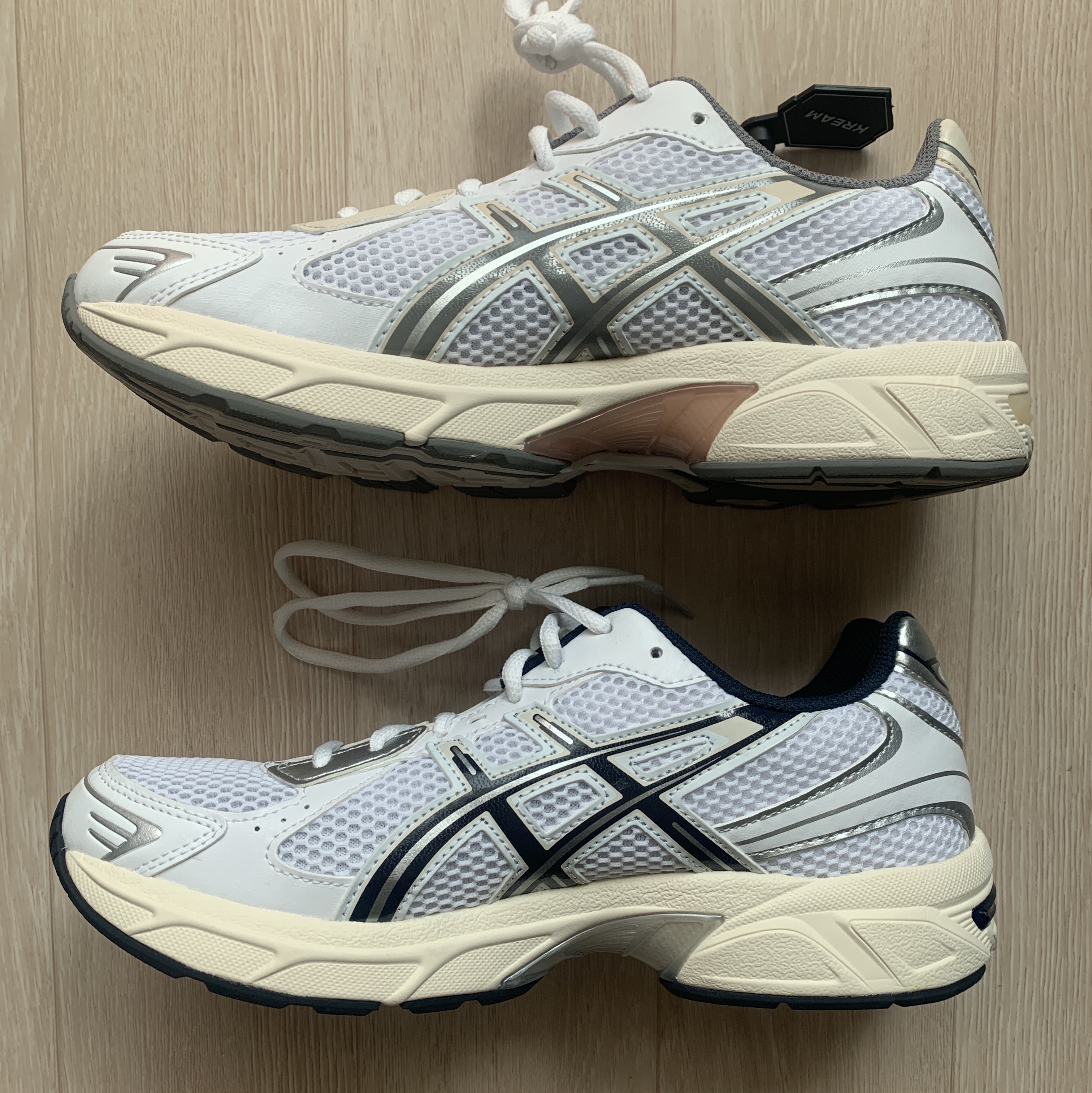 Asics Gel-1130 White Clay Grey, (W) Asics Gel-Kayano 14 White Midnight 착용 스타일 - 2