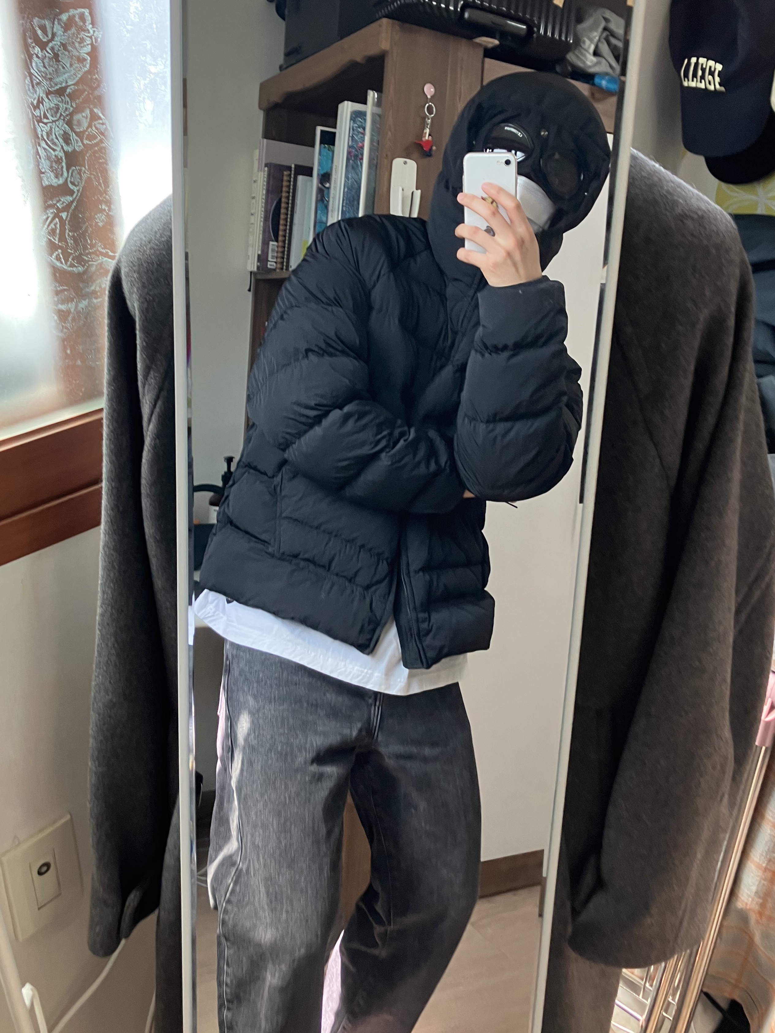 C.P. Company Eco-Chrome R Hooded Down Goggle Jacket Black - 23FW, Human Made T-Shirts White (3 Pack) 착용 스타일 - 1