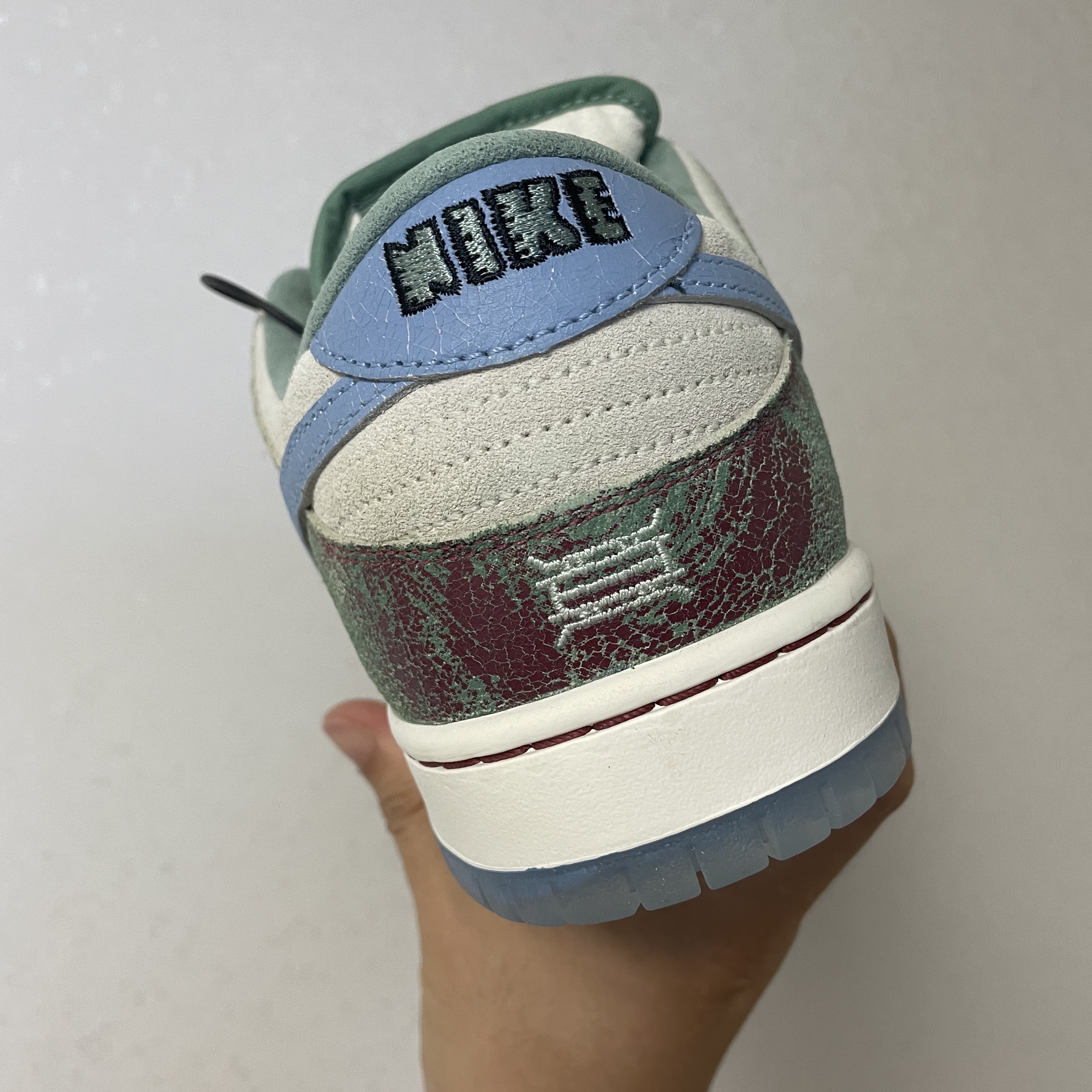 Nike x Crenshaw Skate Club SB Dunk Low Sail Light Blue Cedar 착용 스타일 - 2
