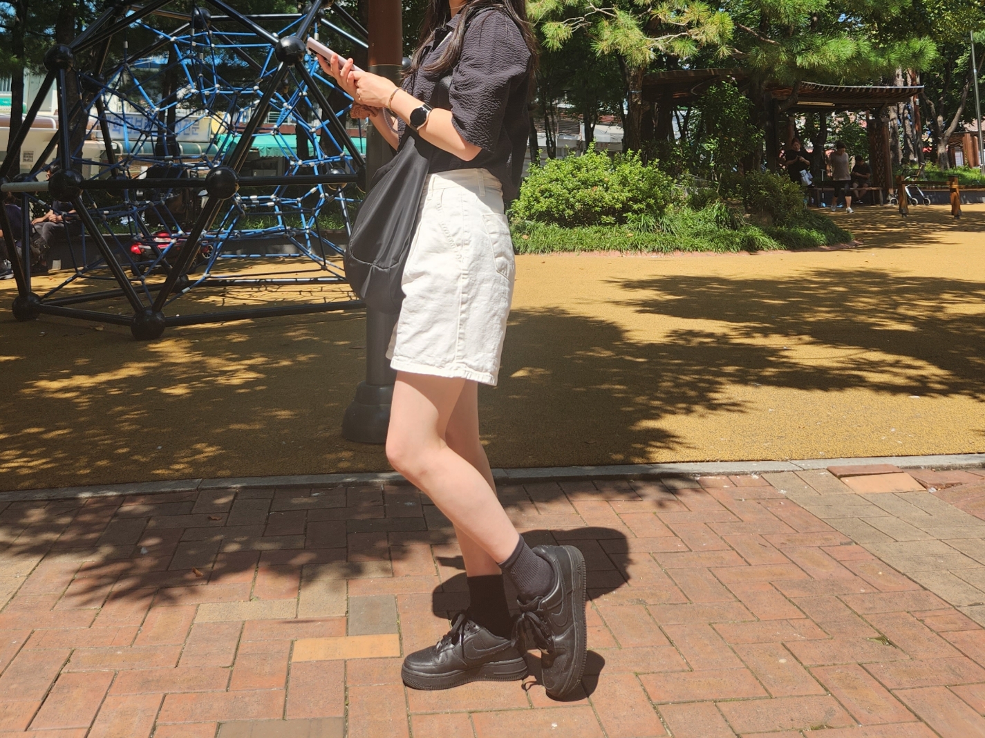 (W) Nike Air Force 1 '07 Low Triple Black 착용 스타일