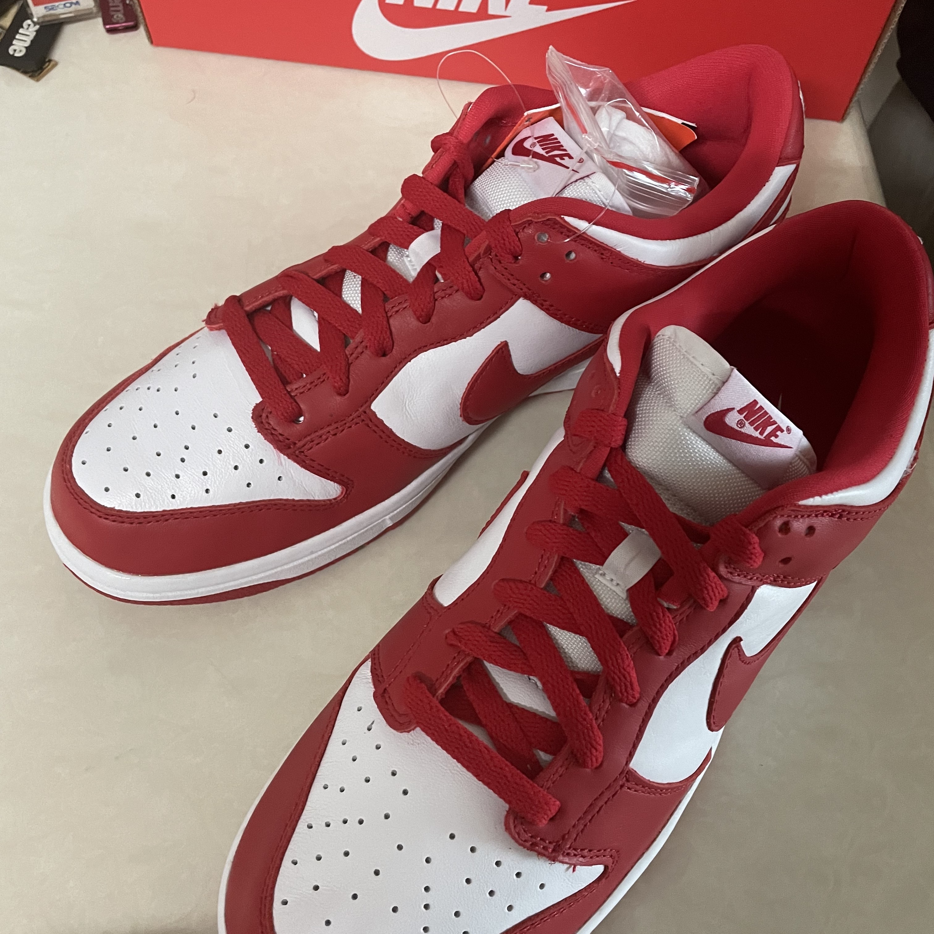 Nike Dunk Low SP White and University Red 2023 착용 스타일 - 5