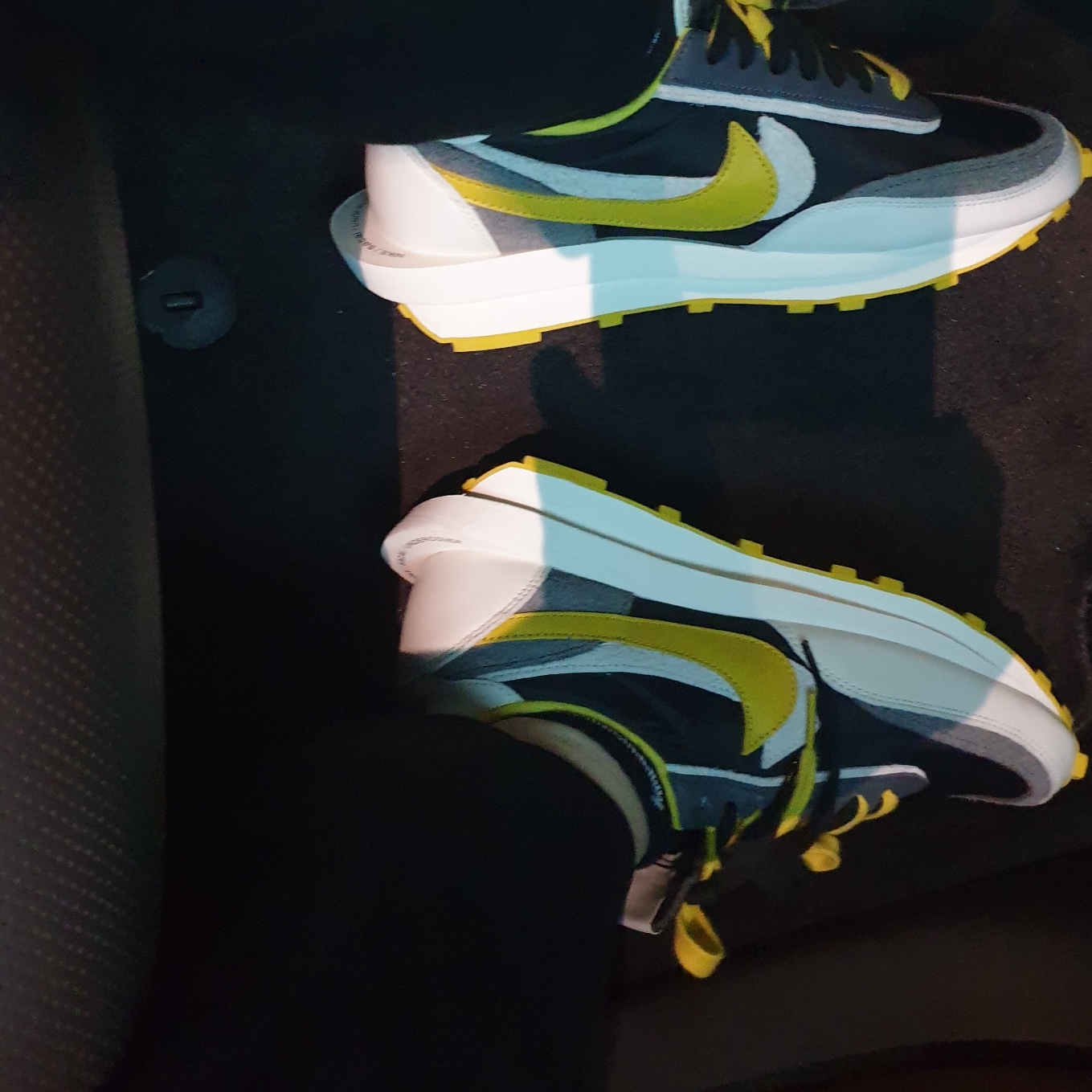 Nike x Sacai x Undercover LDWaffle Black Bright Citron 착용 스타일 - 2