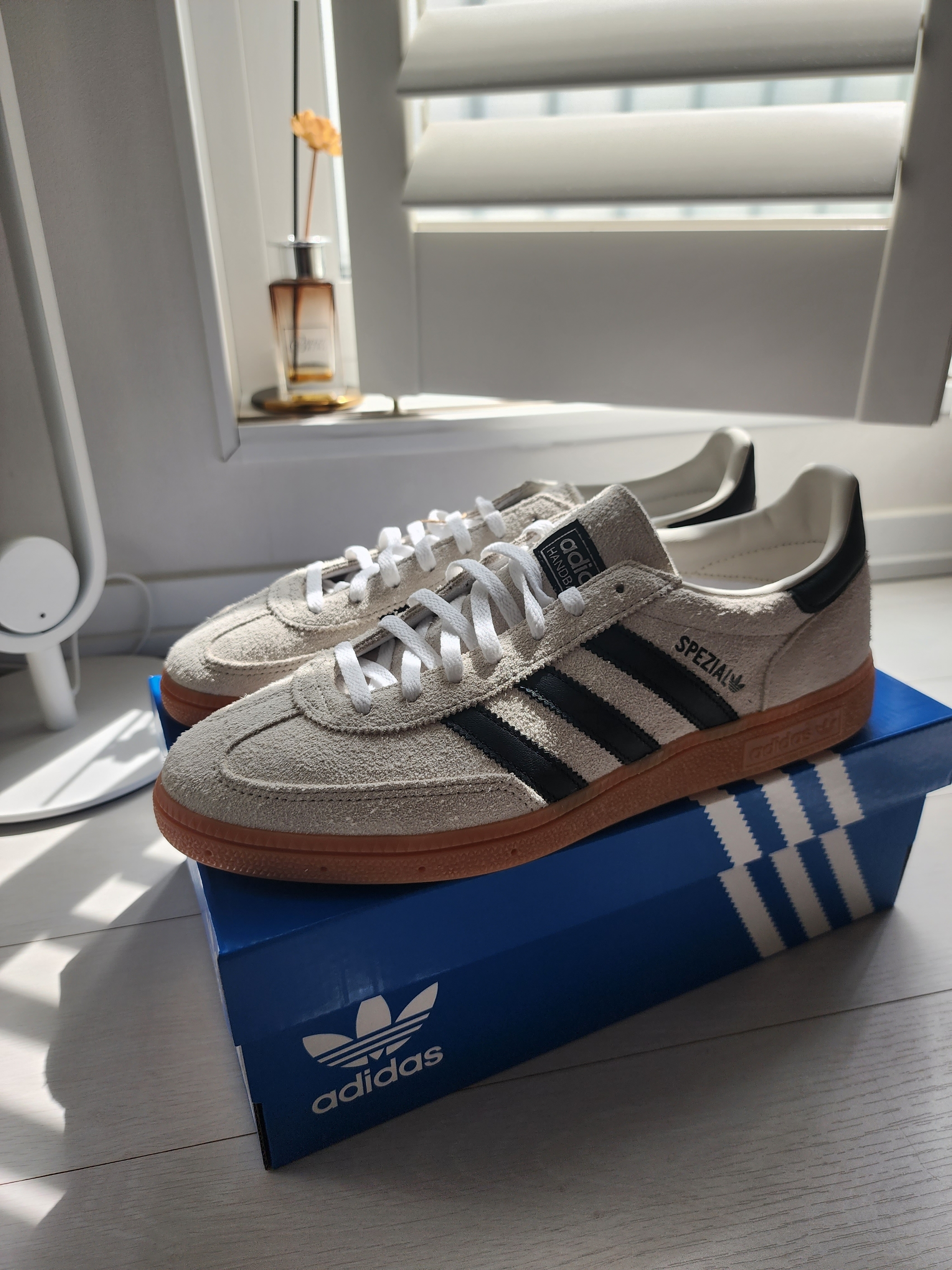 (W) Adidas Spezial Handball Aluminium Core Black 착용 스타일