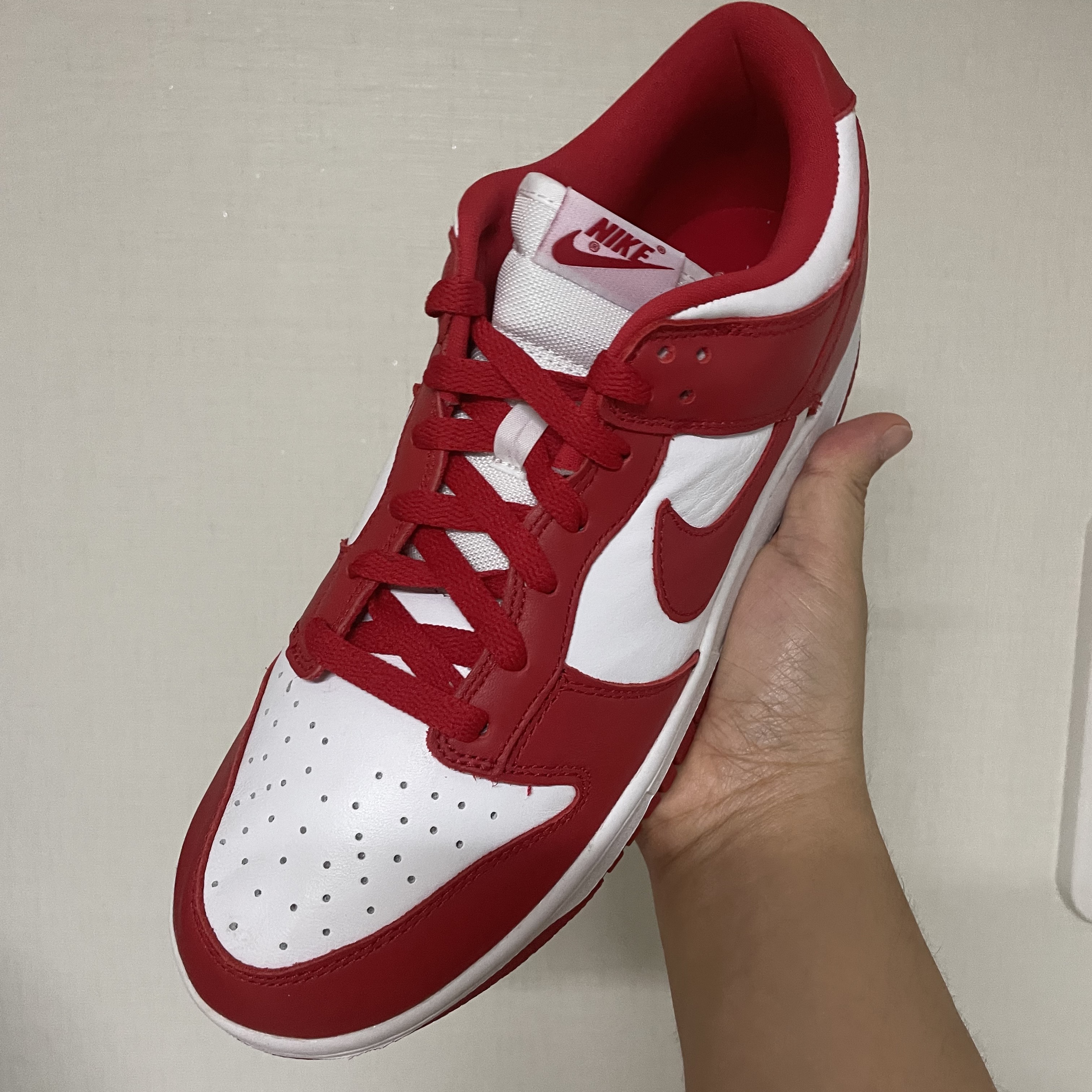 Nike Dunk Low SP White and University Red 2023 착용 스타일 - 2