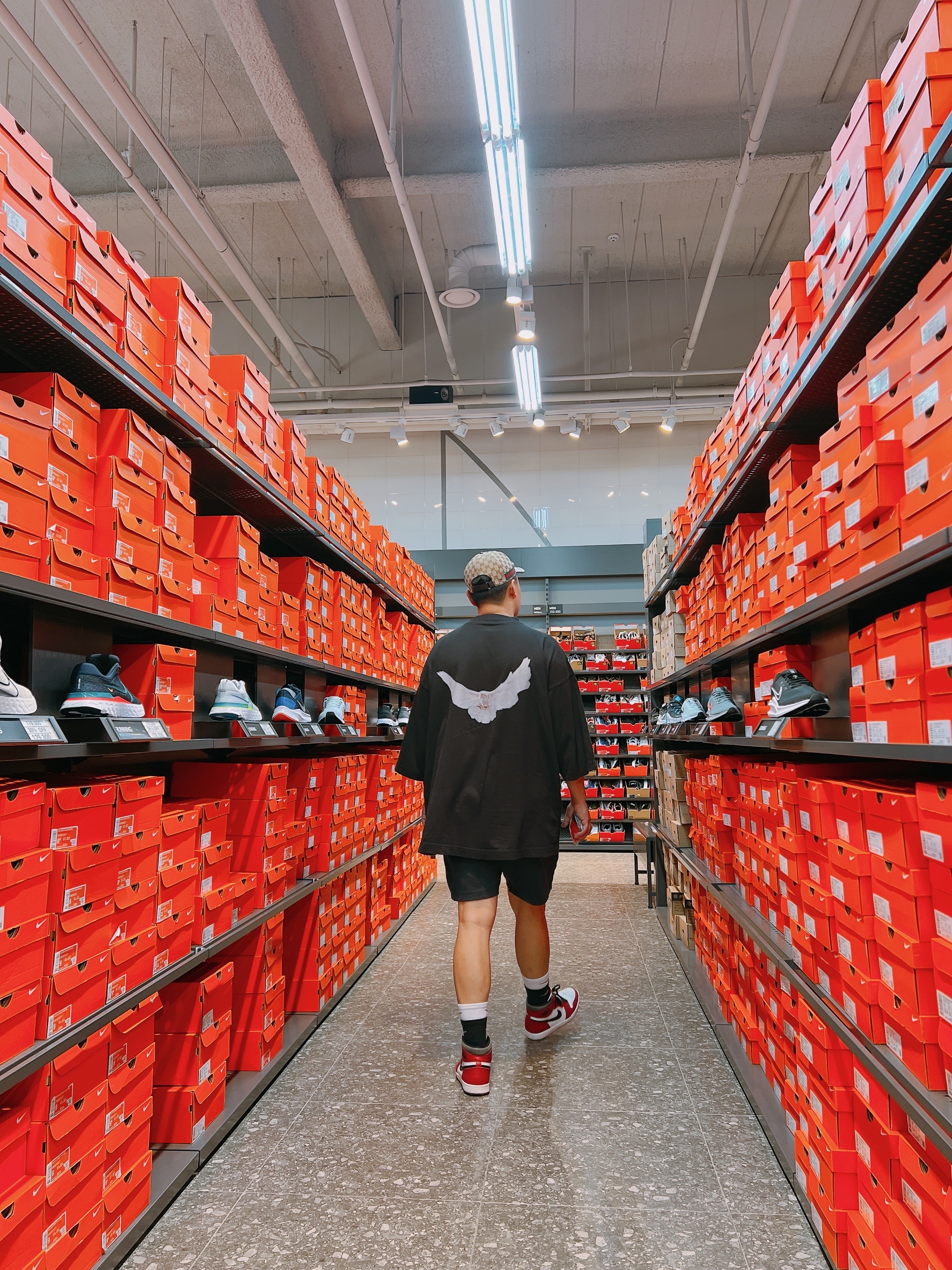 Jordan 1 Retro High OG Chicago 2022, Nike Everyday Plus Cushioned Training Crew Socks Black White (Korean Ver.) 착용 스타일 - 2