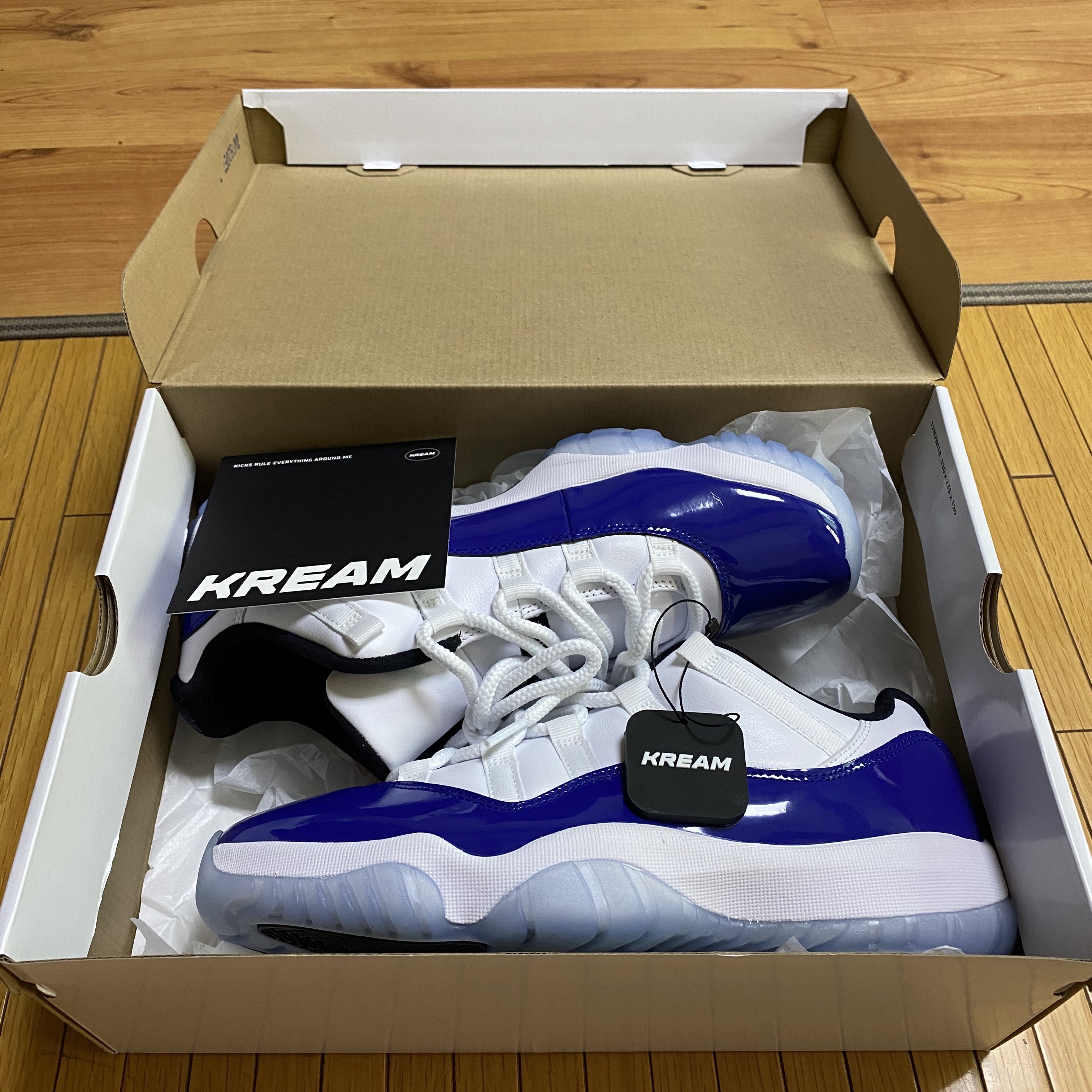 (W) Jordan 11 Retro Low Concord Sketch 착용 스타일 - 1
