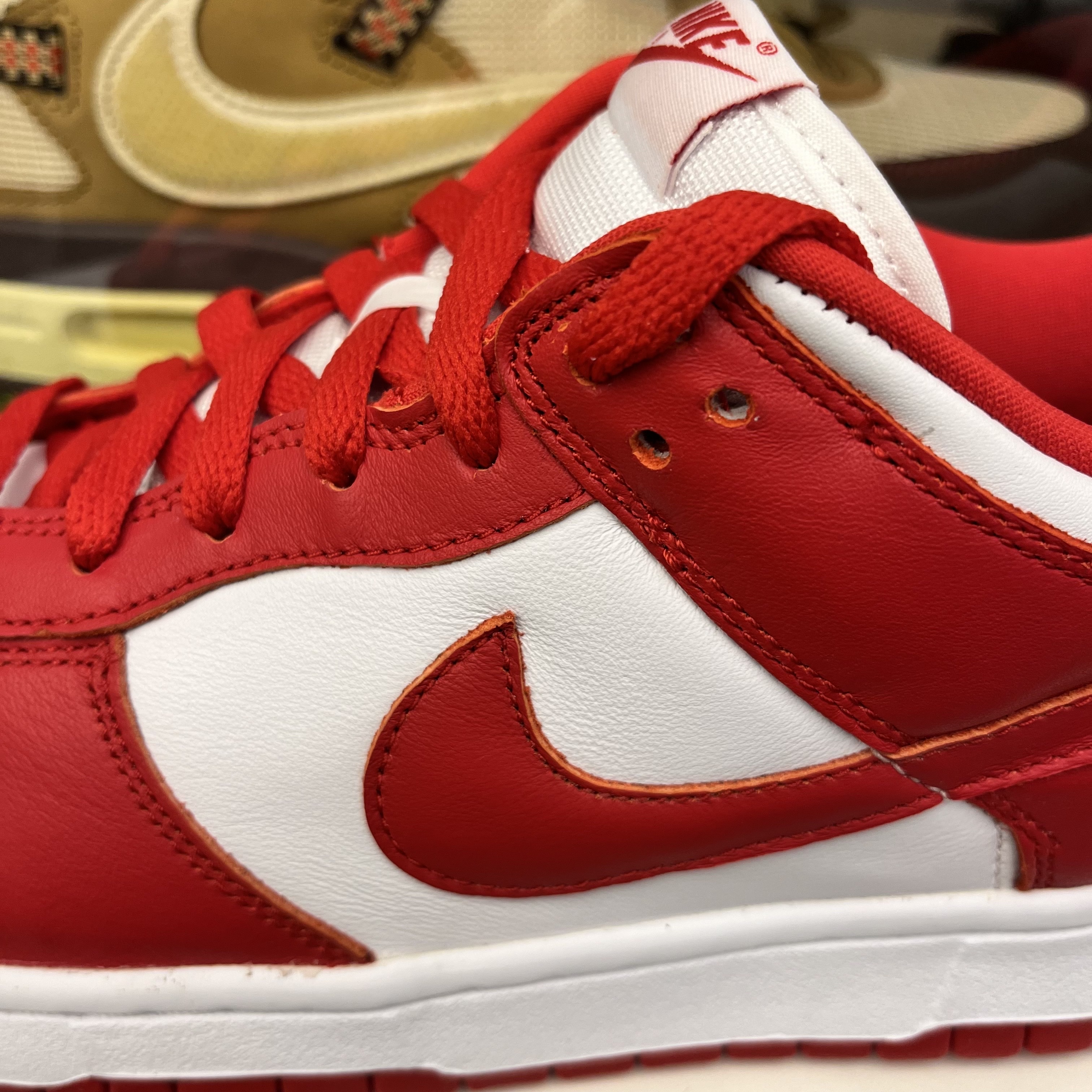 Nike Dunk Low SP White and University Red 2023 착용 스타일 - 1