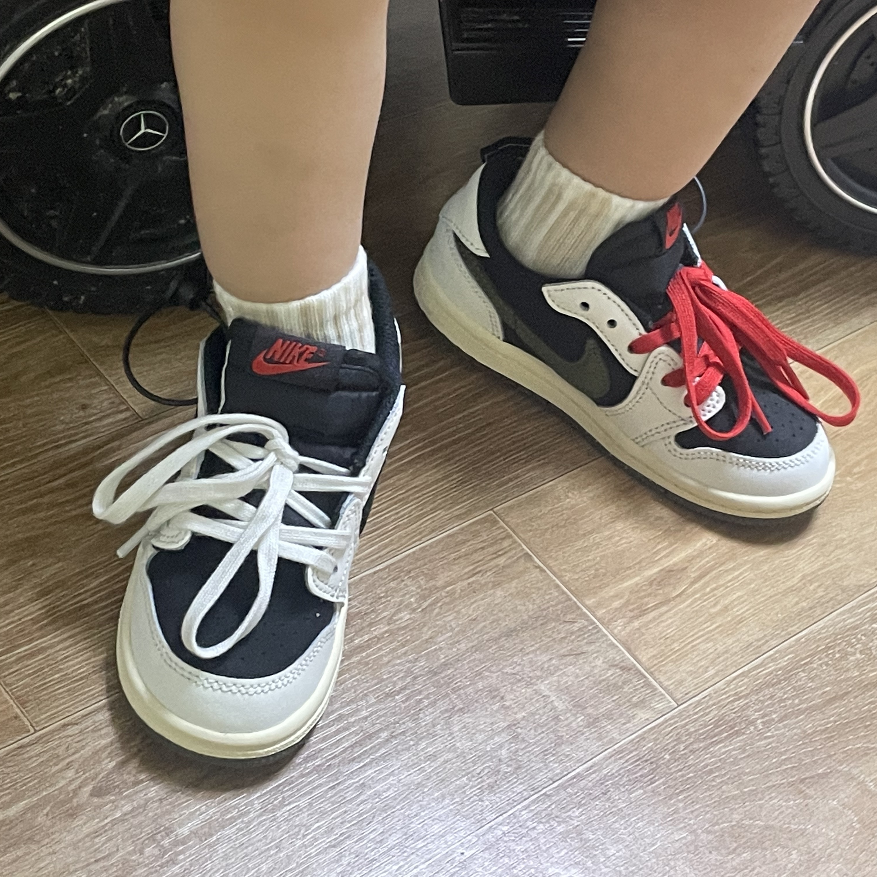 (TD) Jordan 1 x Travis Scott Retro Low OG SP Medium Olive 착용 스타일
