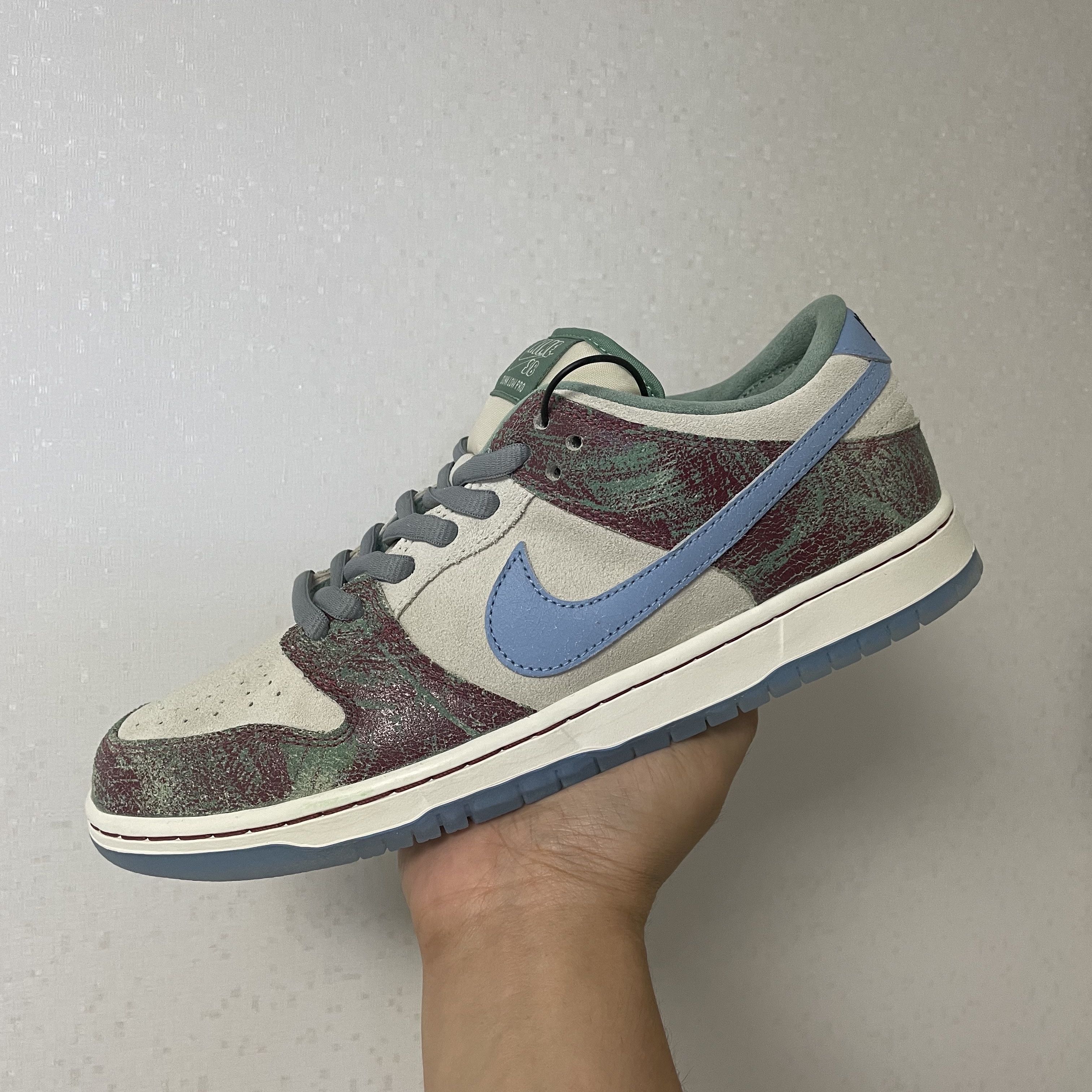 Nike x Crenshaw Skate Club SB Dunk Low Sail Light Blue Cedar 착용 스타일 - 1