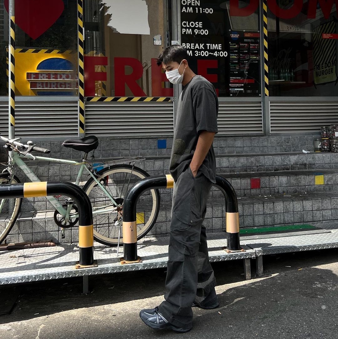 Ignota Core:5 Washed Cargo Pants Charcoal 착용 스타일 - 3