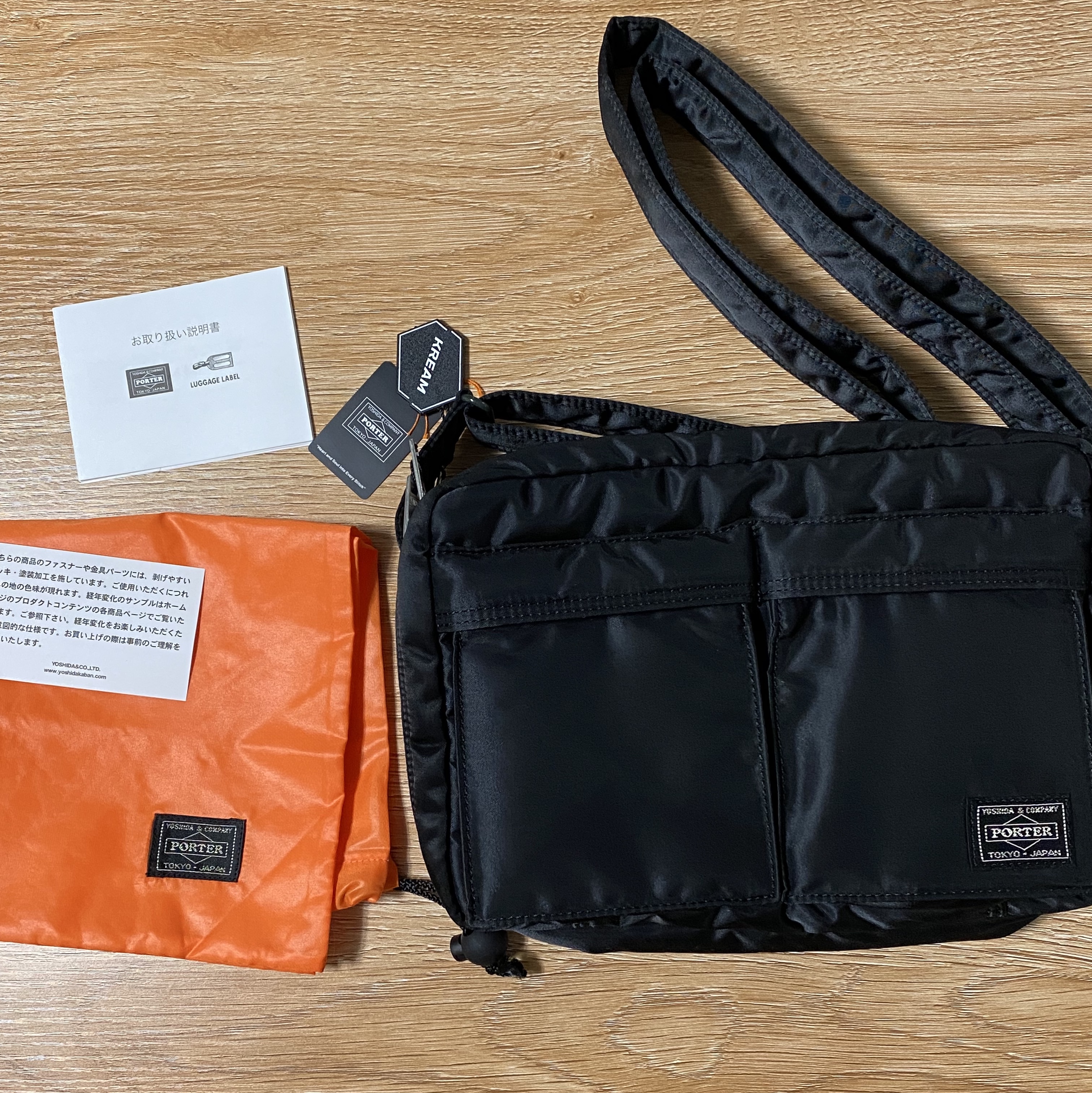Porter Tanker Shoulder Bag S Black 착용 스타일