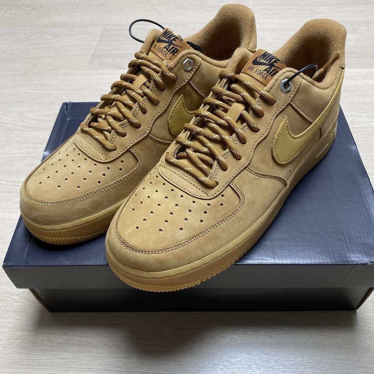 Nike Air Force 1 '07 WB Flax 착용 스타일 - 2