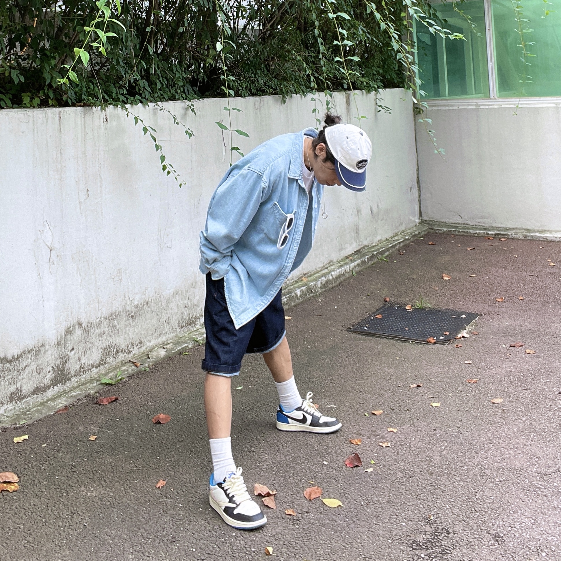 Jordan 1 x Travis Scott x Fragment Retro Low OG SP Military Blue 착용 스타일 - 4
