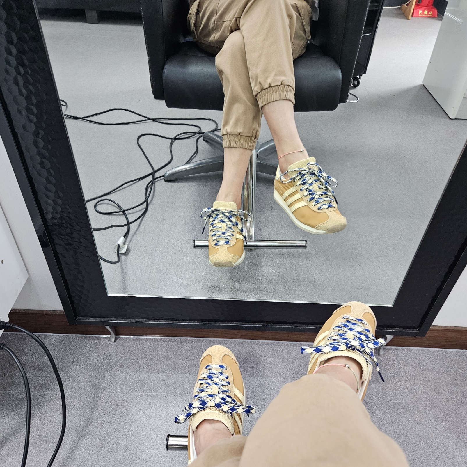 Adidas x Wales Bonner Country Mesa 착용 스타일