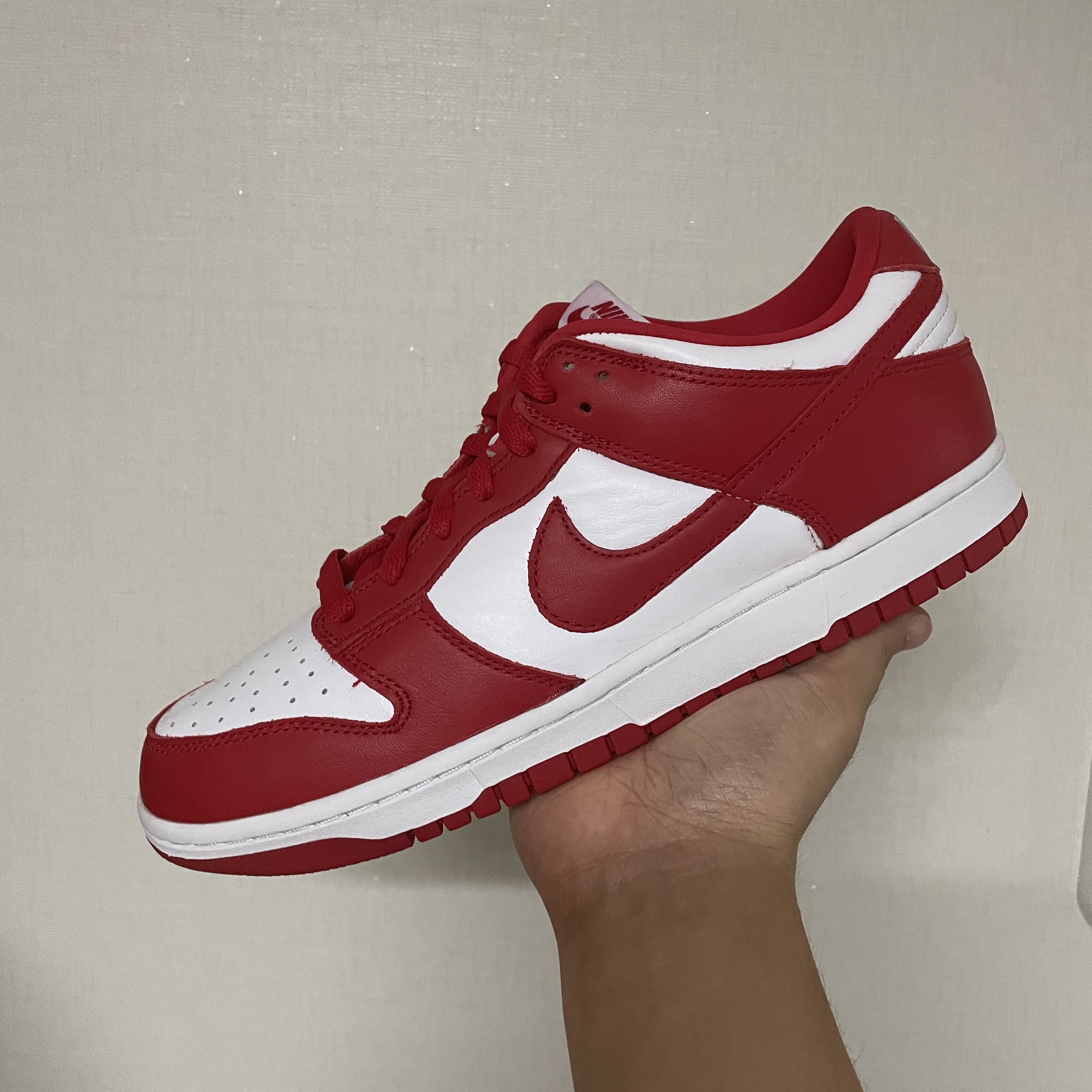 Nike Dunk Low SP White and University Red 2023 착용 스타일 - 1