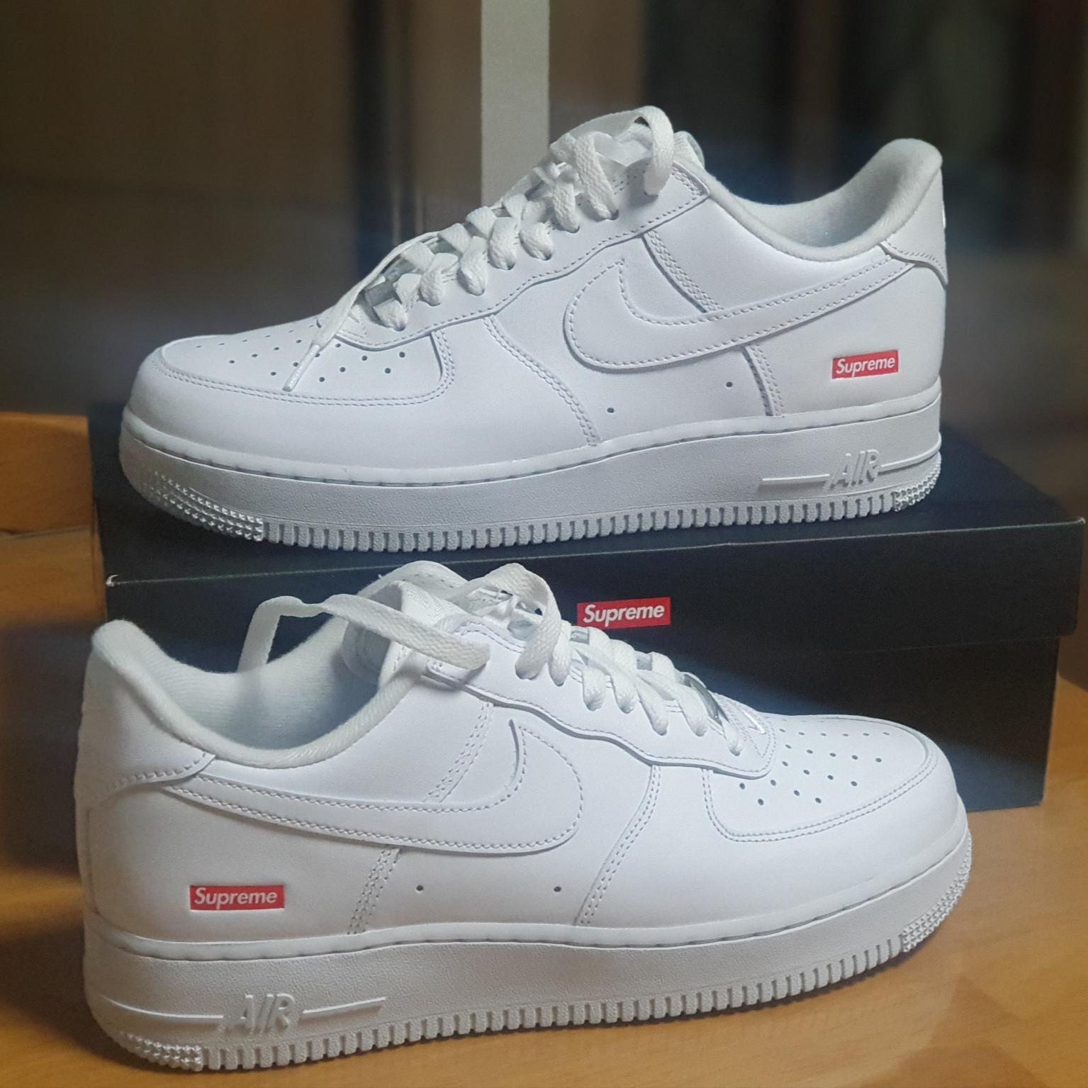 Nike x Supreme Air Force 1 Low White 착용 스타일