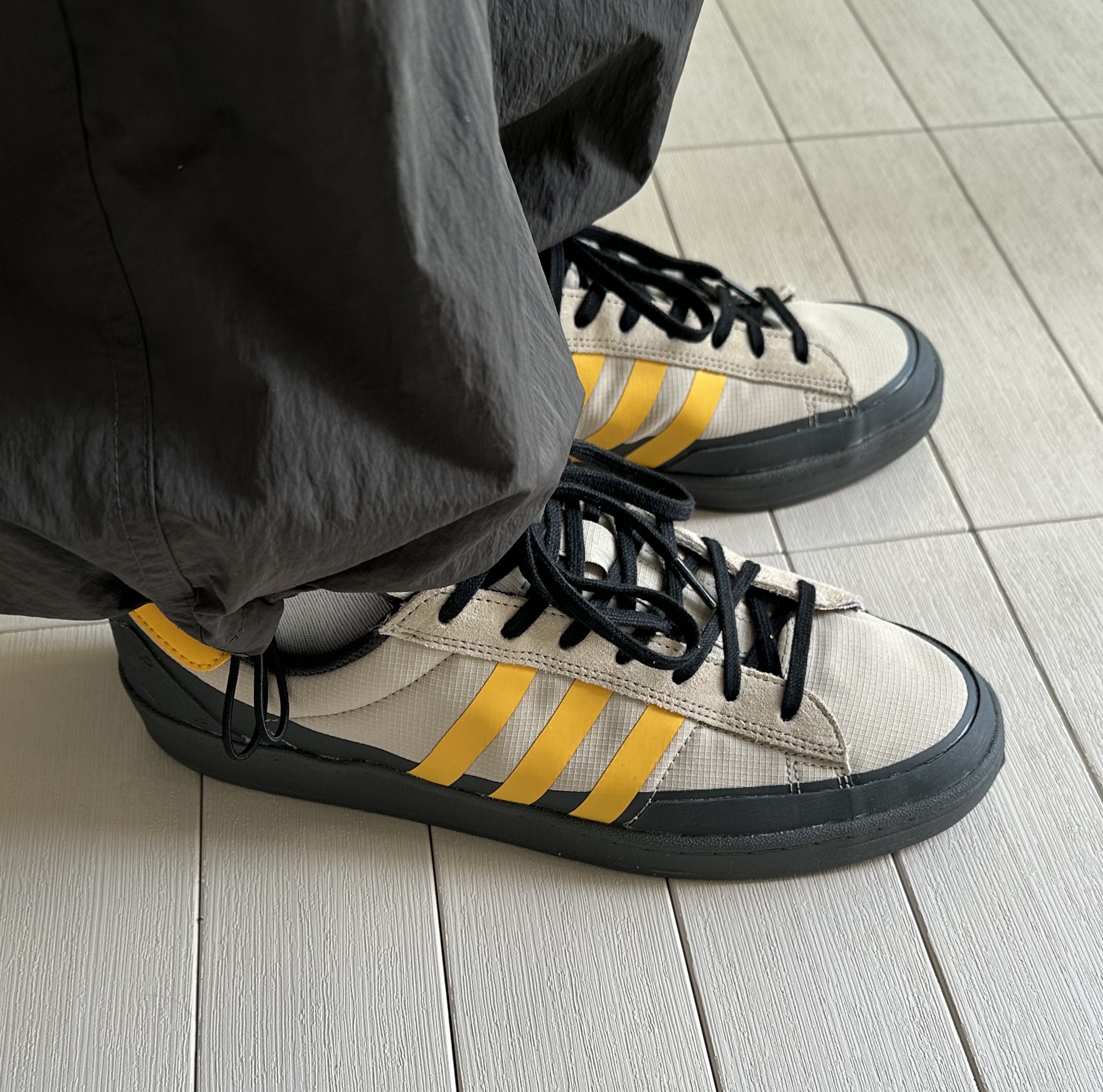Adidas x Pop Trading Company Campus ADV Grey Active Gold 착용 스타일