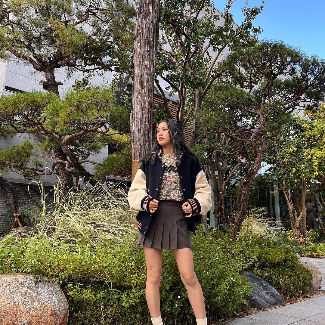 (W) Thom Browne Super 120 Twill Below The Knee Pleated Skirt Medium Grey, Green Butter Women Pintuck Pleats Skirt Pants Belt Set Black 착용 스타일 - 4