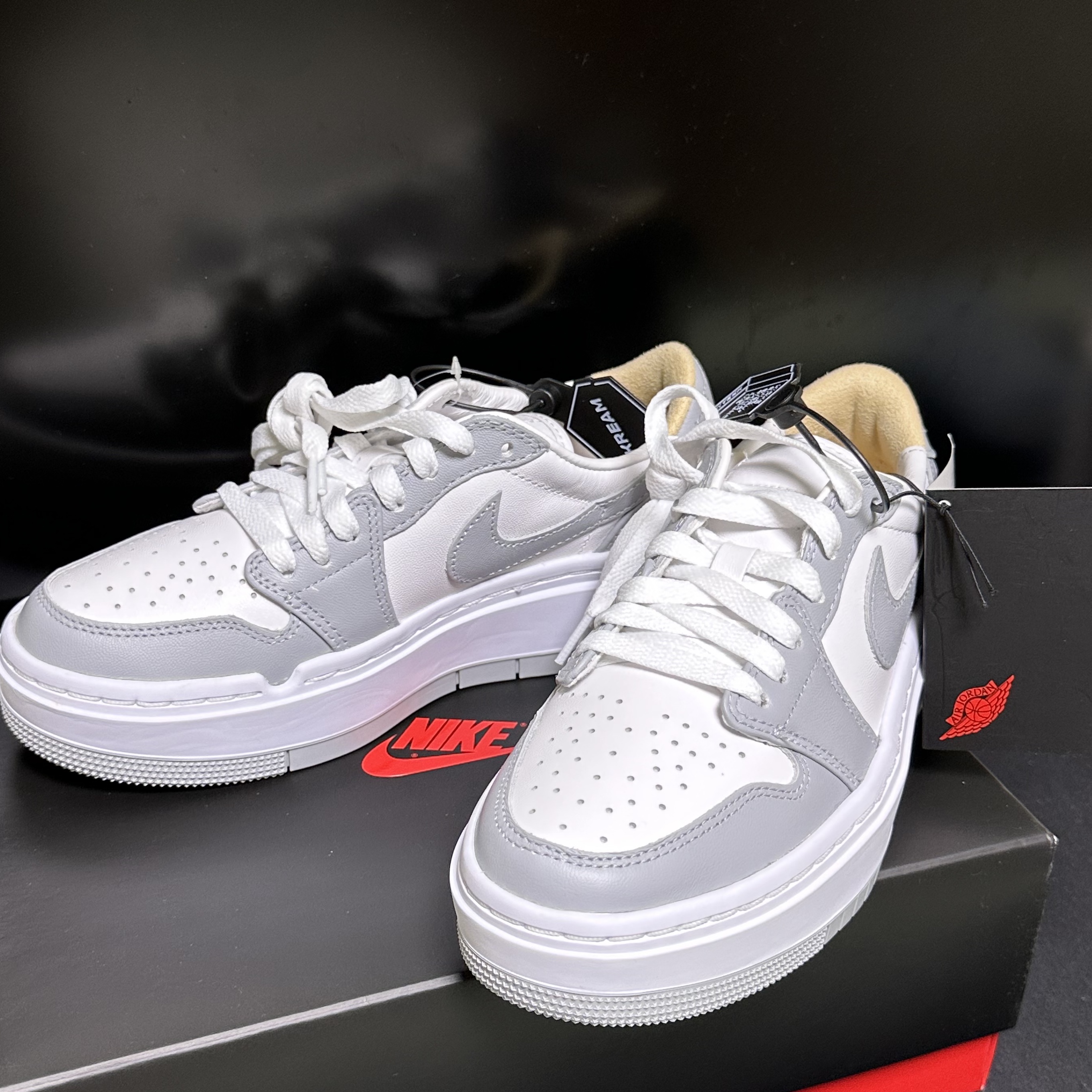 (W) Jordan 1 Elevate Low White and Wolf Grey 착용 스타일