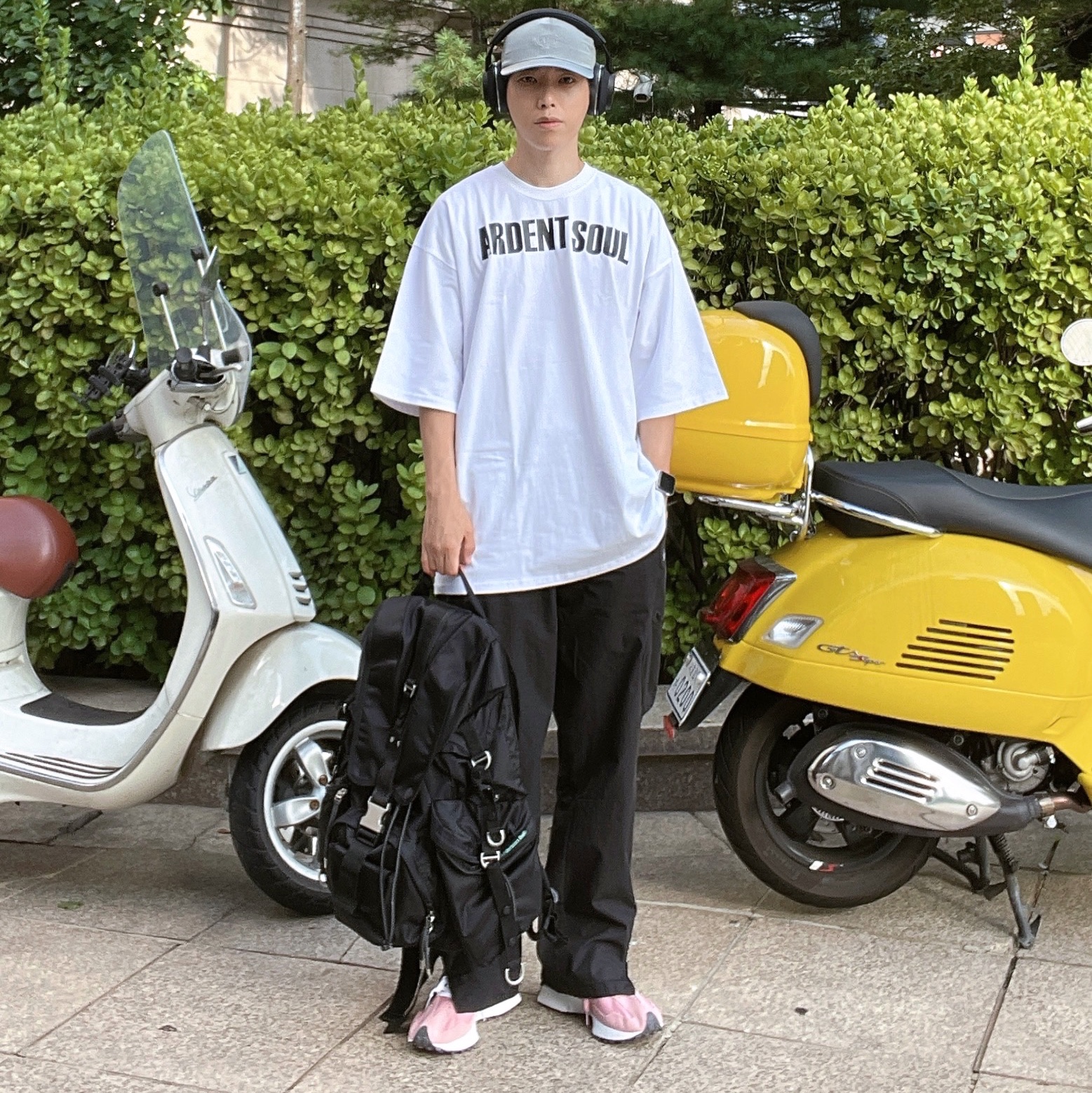 New Balance 327 Pink, Sansan Gear Cargo Pants Black - 23SS 착용 스타일 - 4