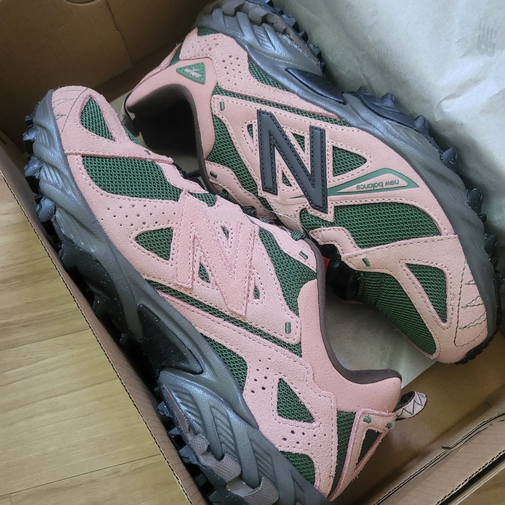 New Balance ML610T Pink Moon - D Standard 착용 스타일