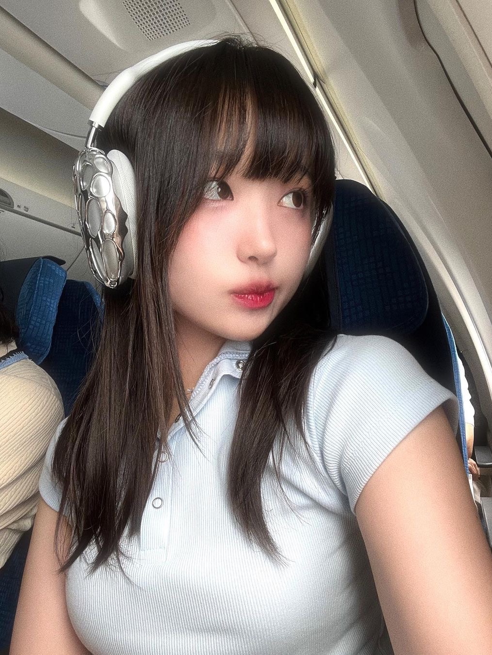 Test Artifact Era Max 001 Chrome, Apple AirPods Max Lightning Silver (Korean Ver.) 착용 스타일 - 1