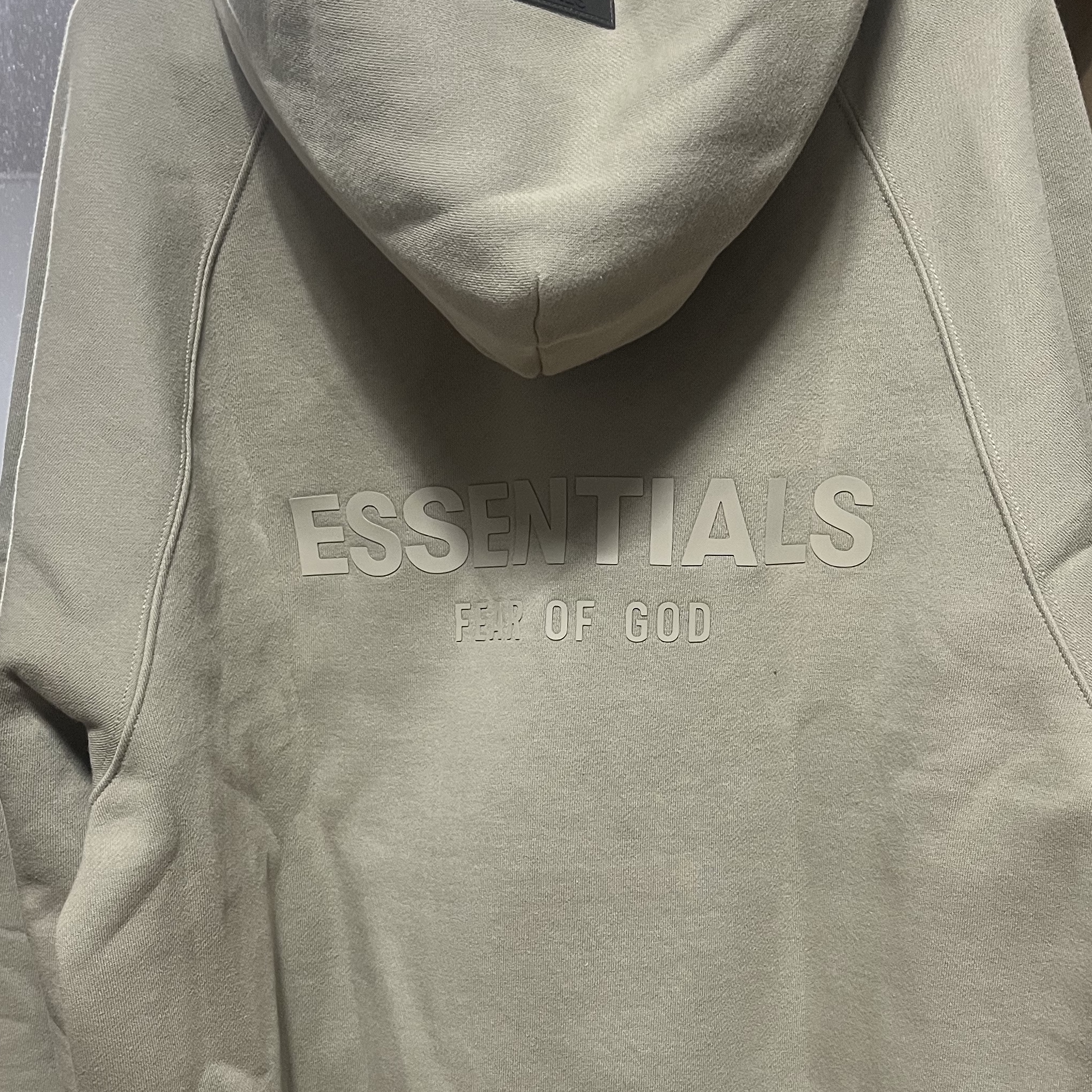 Essentials Pull-Over Hoodie Pistachio - 21FW 착용 스타일